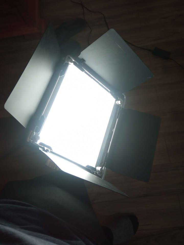 Neewer Advanced 2.4G NL480 LED Light - photo 4
