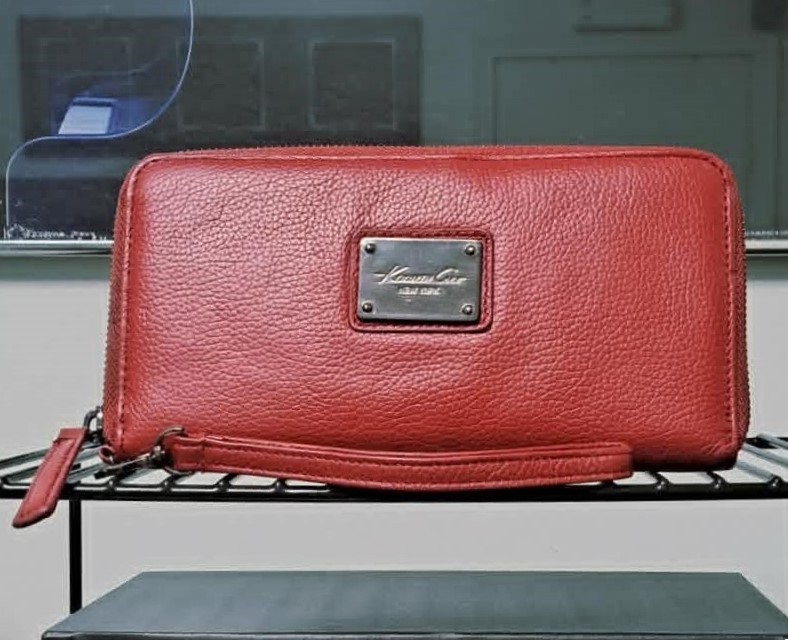 Kenneth Cole New York Genuine Leather Wristlet Wallet Like New - photo 3