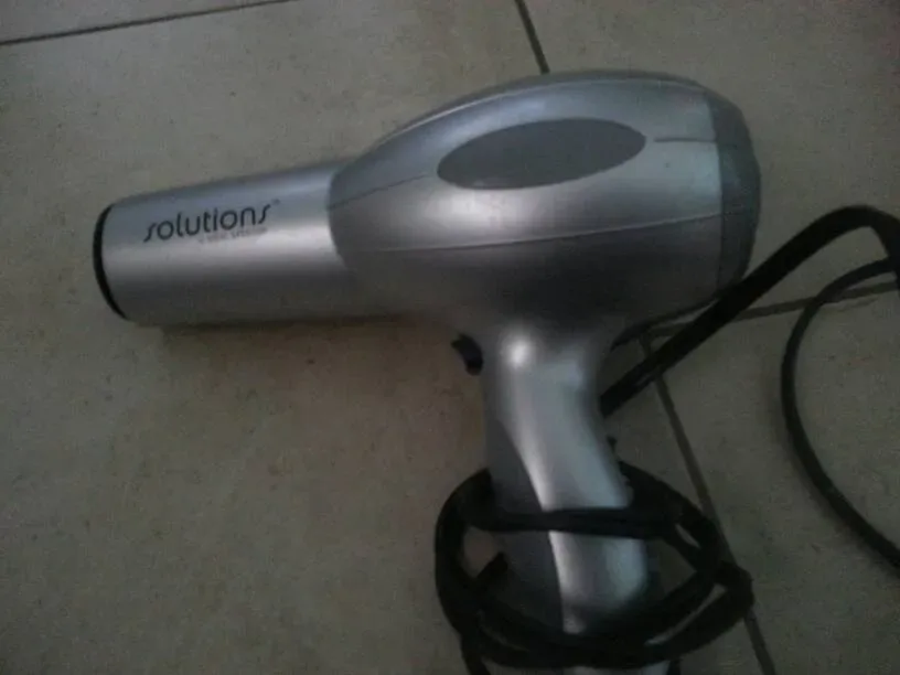Vidal Sassoon Solutions Ionic Hairdryer With Attachment (See ...
