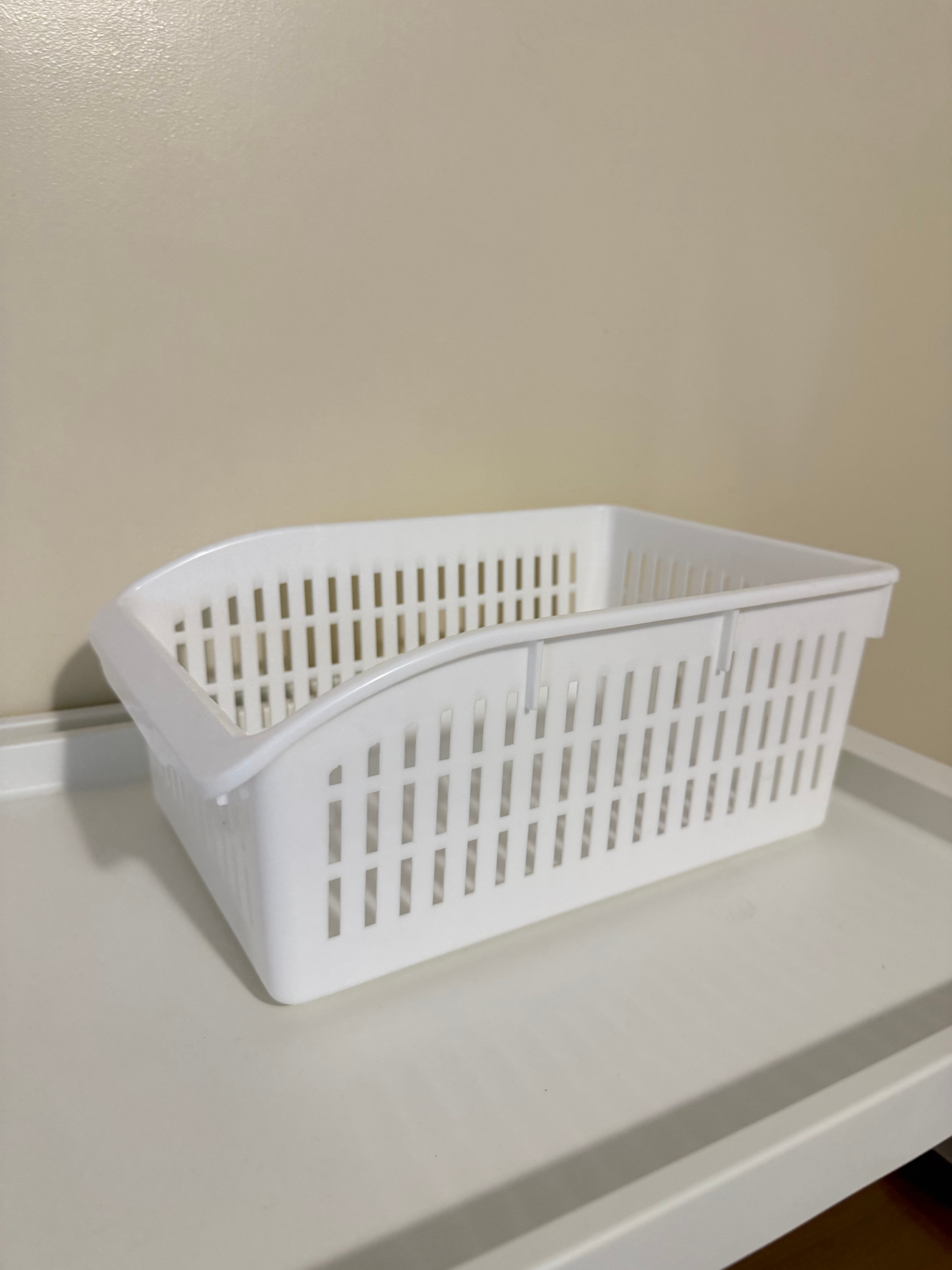 White Plastic Storage Basket - photo 3