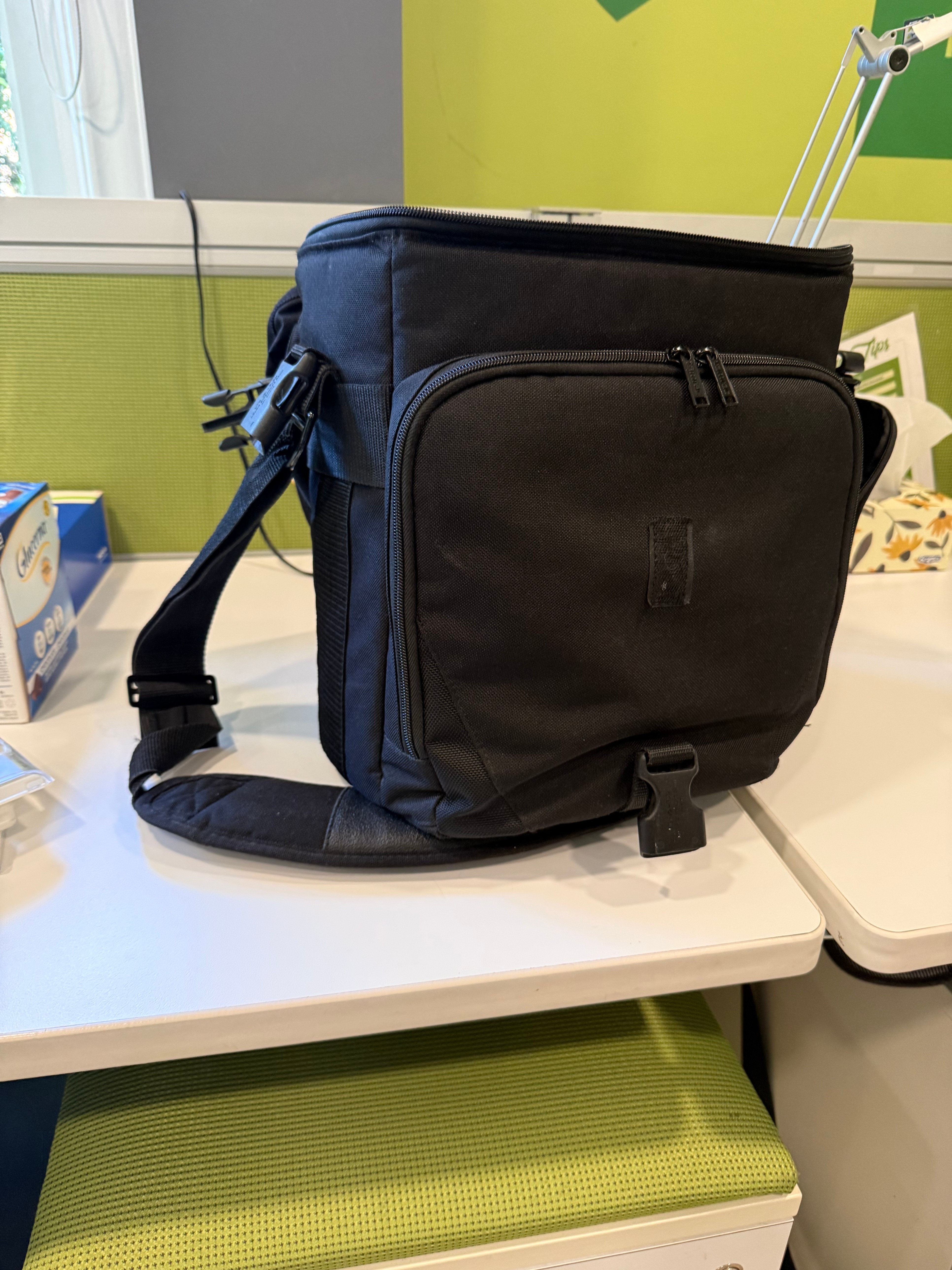 Tamrac Camera Bag with Rain Cover - photo 3