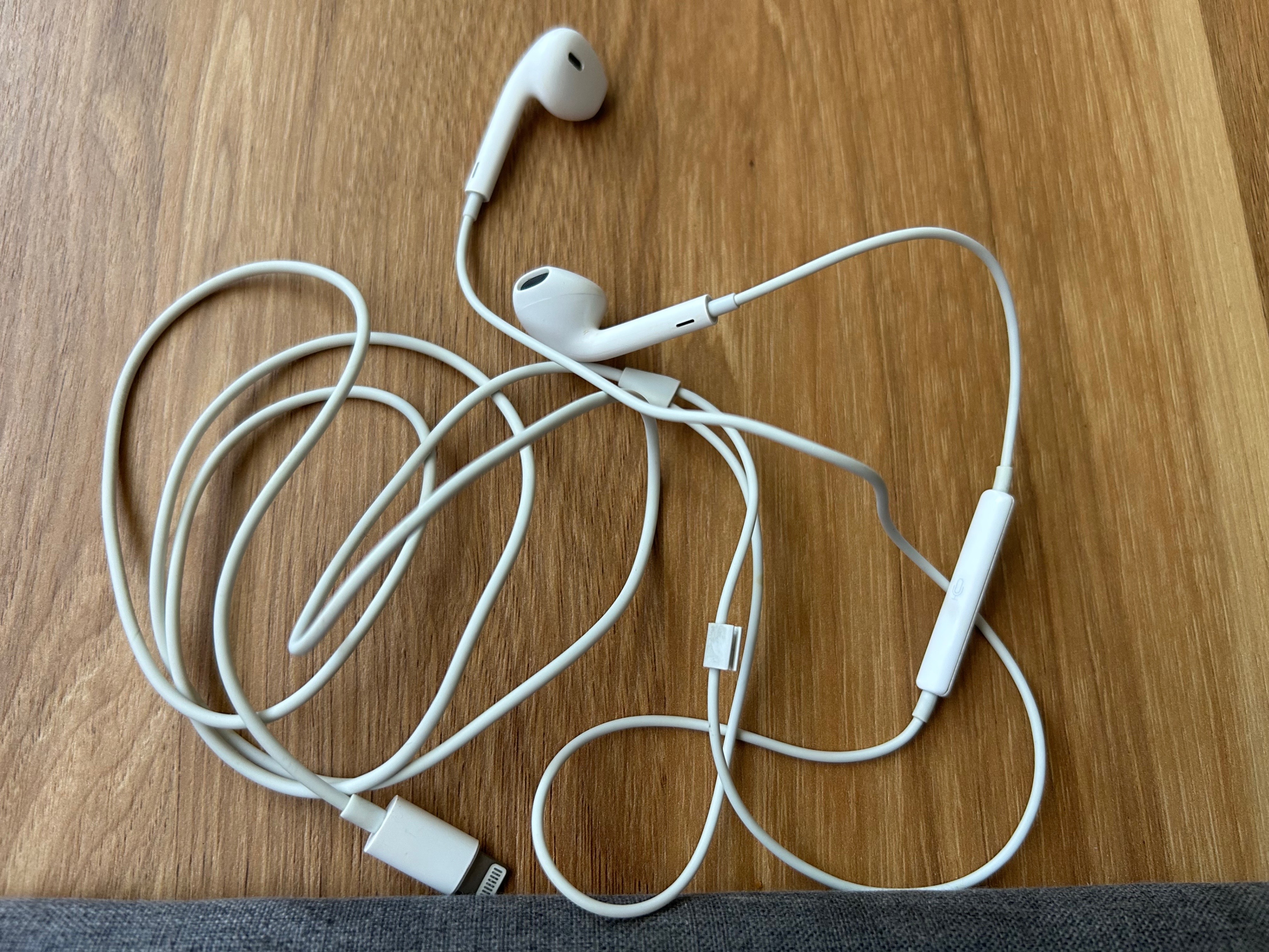 Wired Earbuds - Apple and Beats