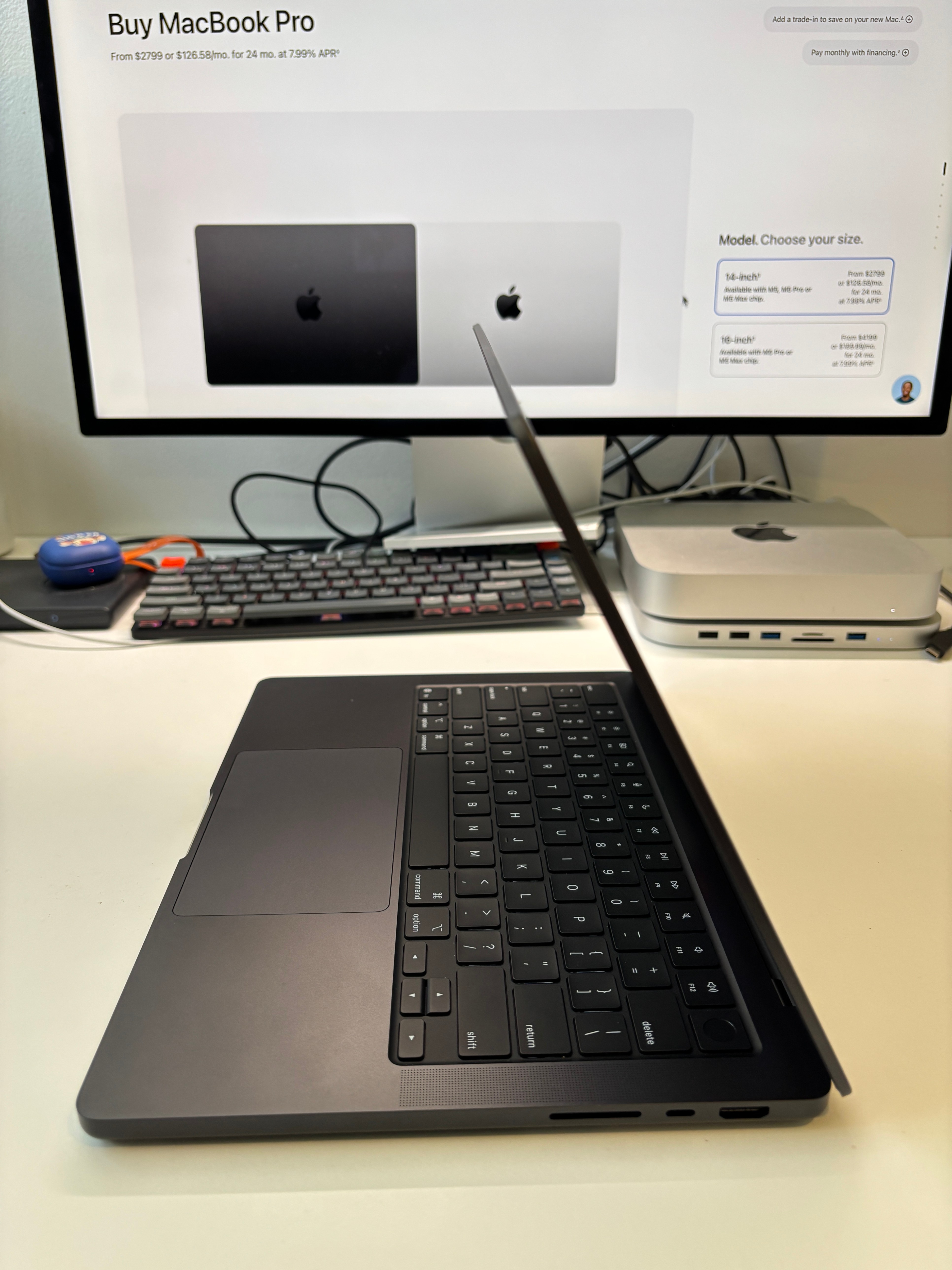 MacBook Pro 14 M5 16GB/1TB - Open Box - photo 4