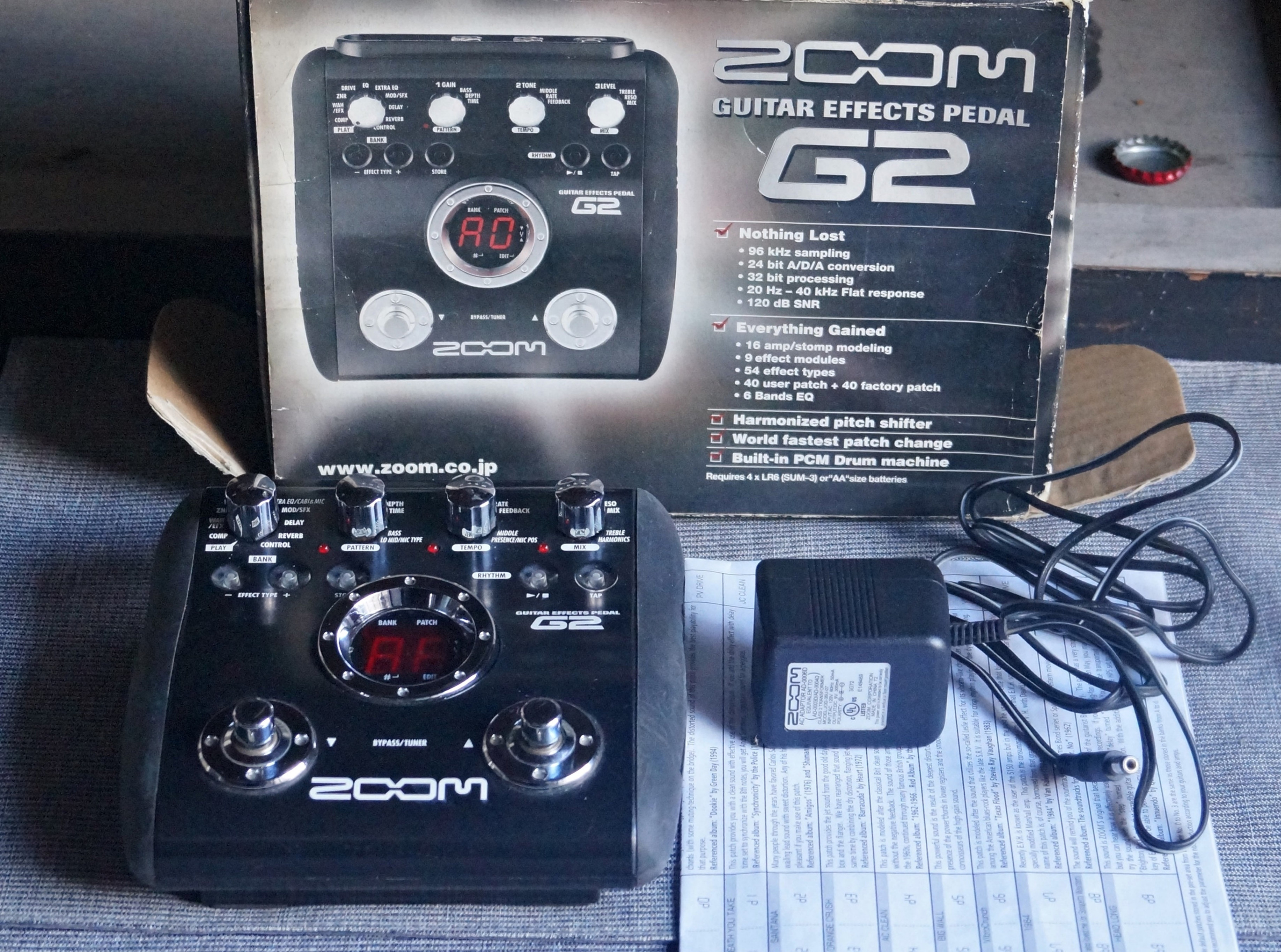 Zoom G2 Multi-Effects Guitar Pedal with Original Adapter