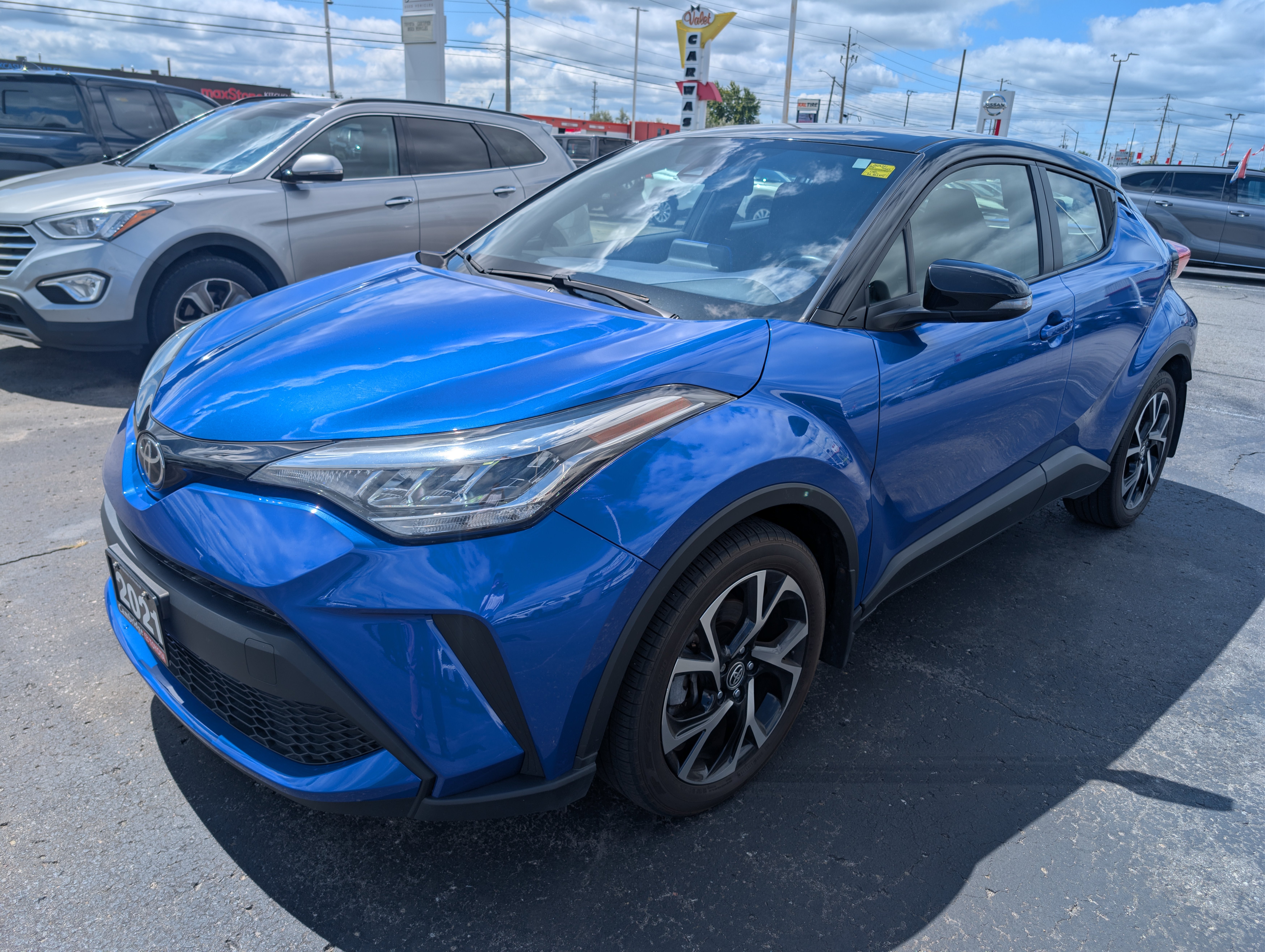 2021 Toyota C-HR XLE Premium 4dr Front-Wheel Drive Sport Utility