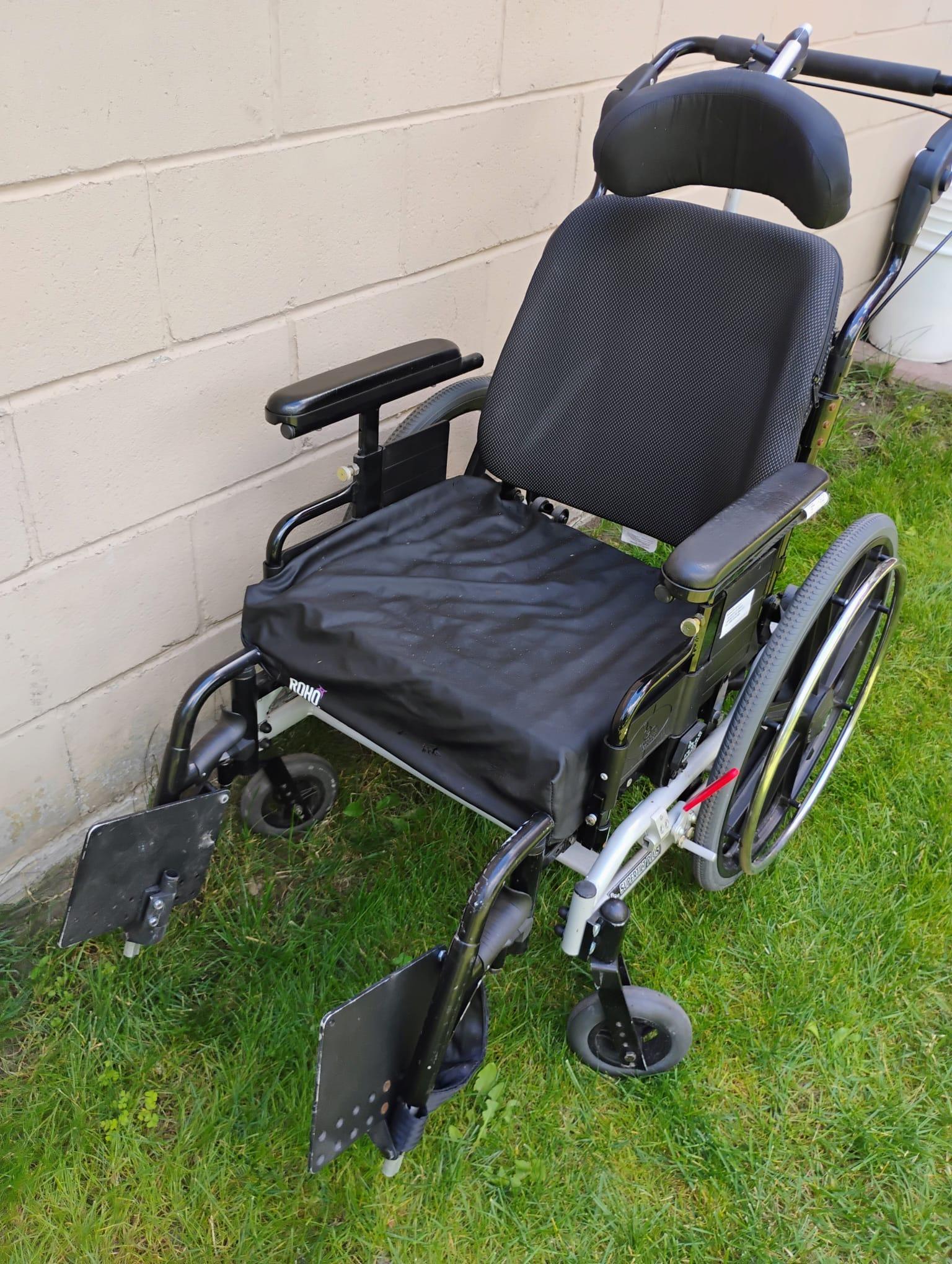Invacare Matrx Wheelchair w/Attachments/ROHO Cushion - photo 2