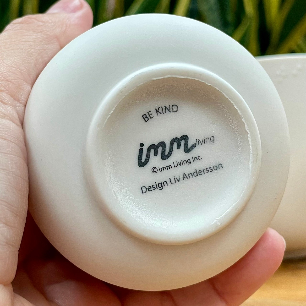 4 Porcelain Cups with Braille Messages by Liv Andersson - photo 3
