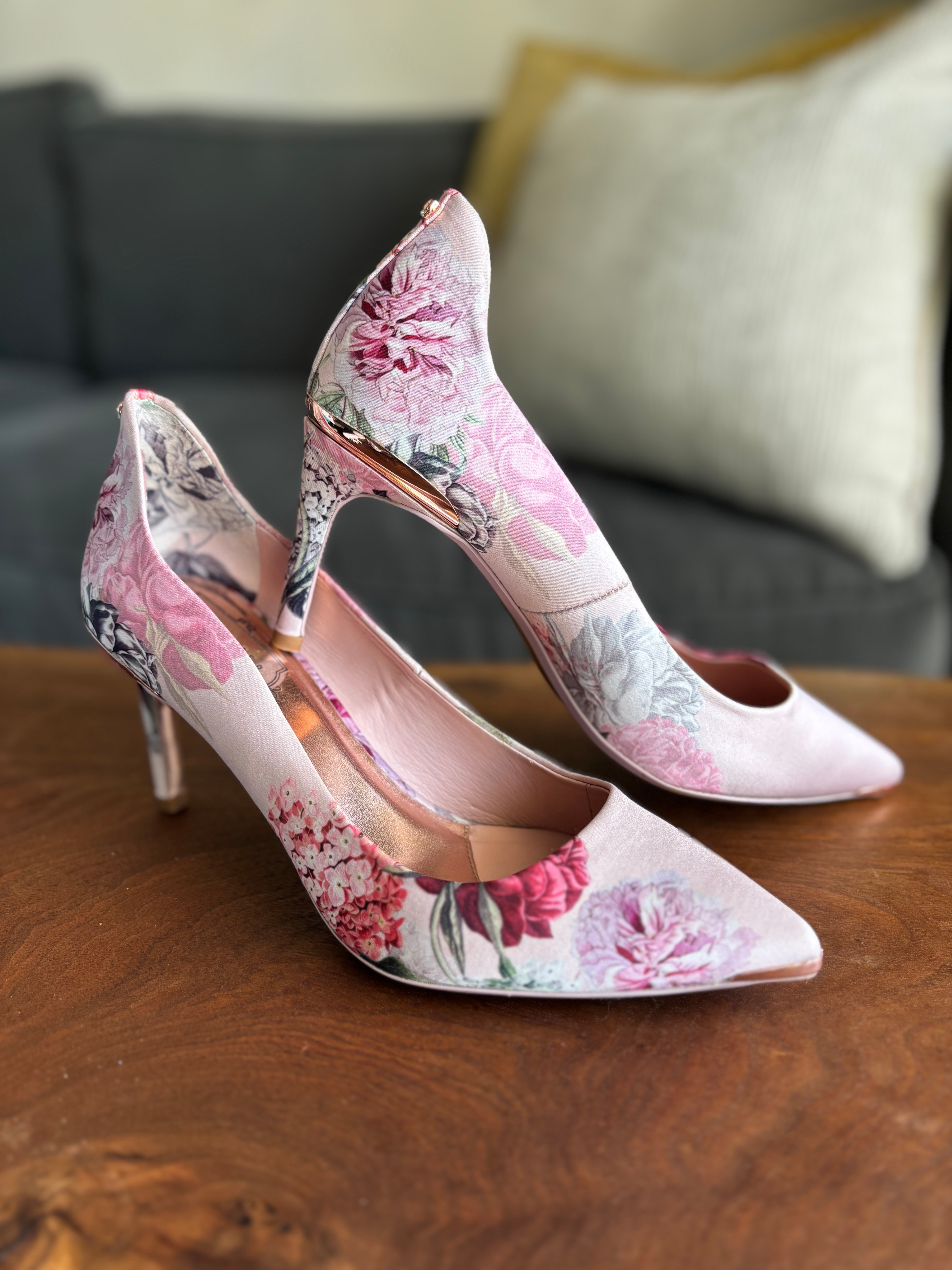 Ted Baker Hallden Floral Pointed Toe Heels Size 37 / US 6.5
