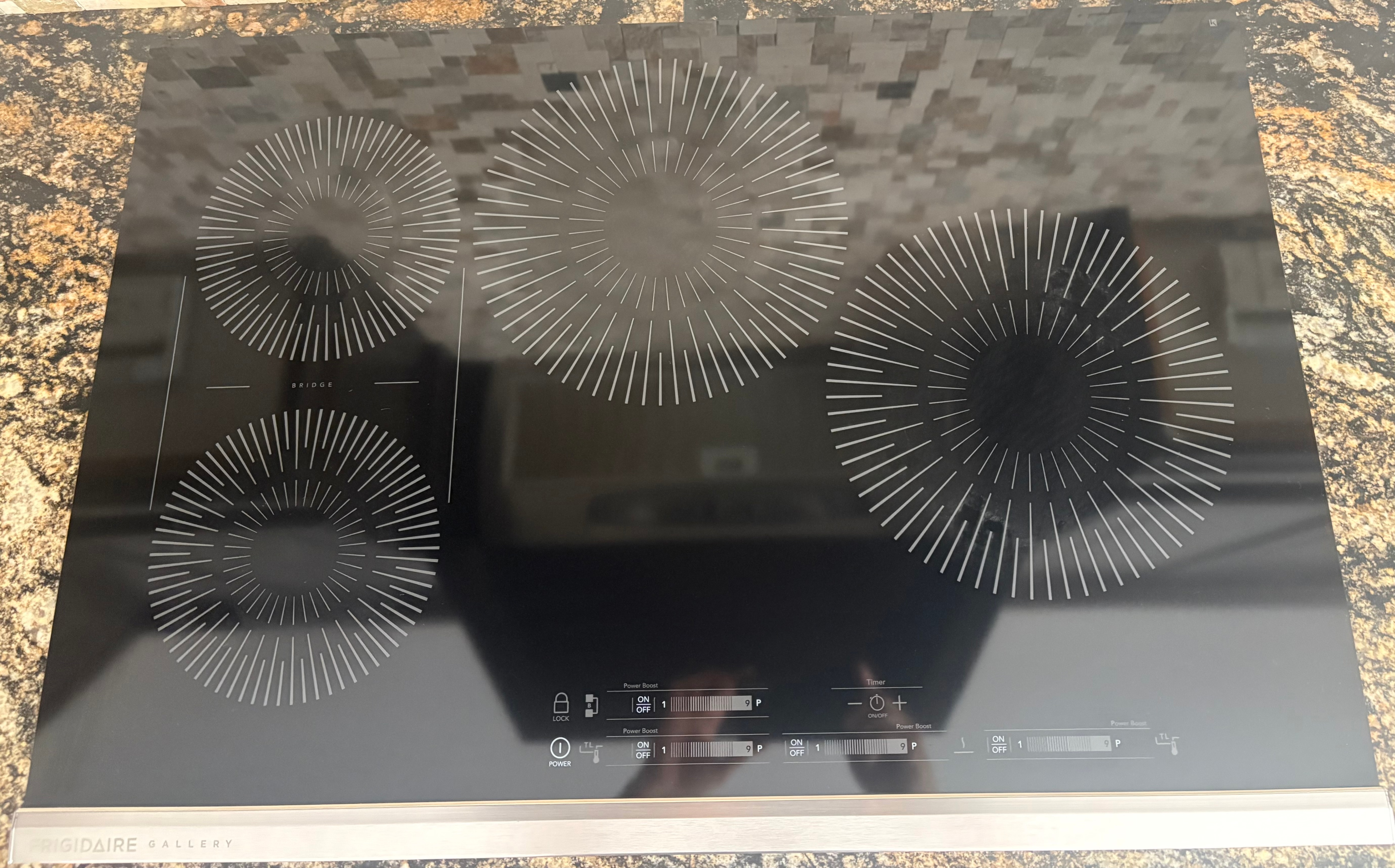 Frigidaire 30" Induction 4 Element Cooktop - photo 2