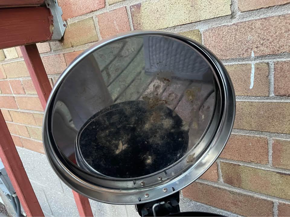 25" Tall Garbage Can with Lid and Foot Pedal - photo 3