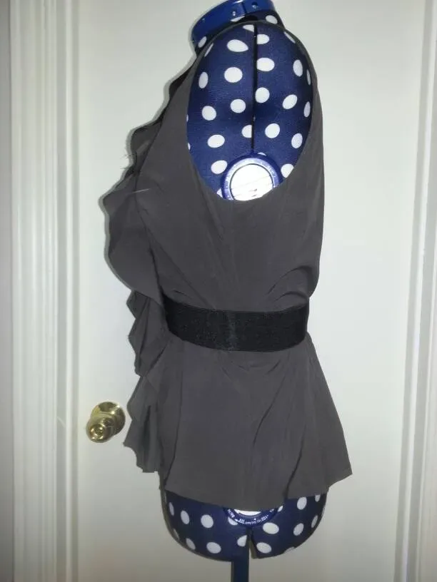 Super Cute Grey Sleeveless Shirt, Lots Of Frillies - Alythea ... - photo 2