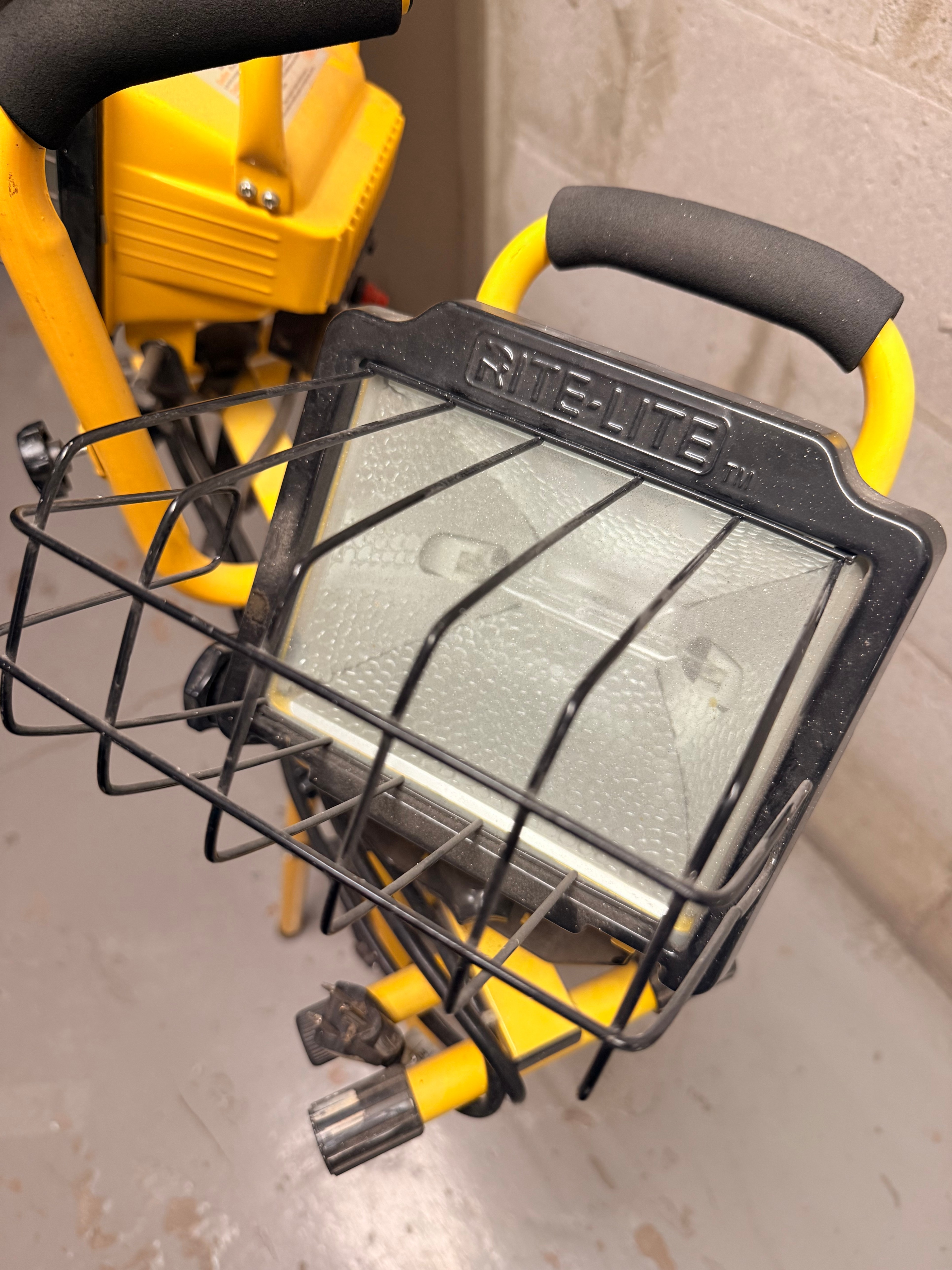 RITE-LITE Twin Head Work Light with Tripod - photo 2