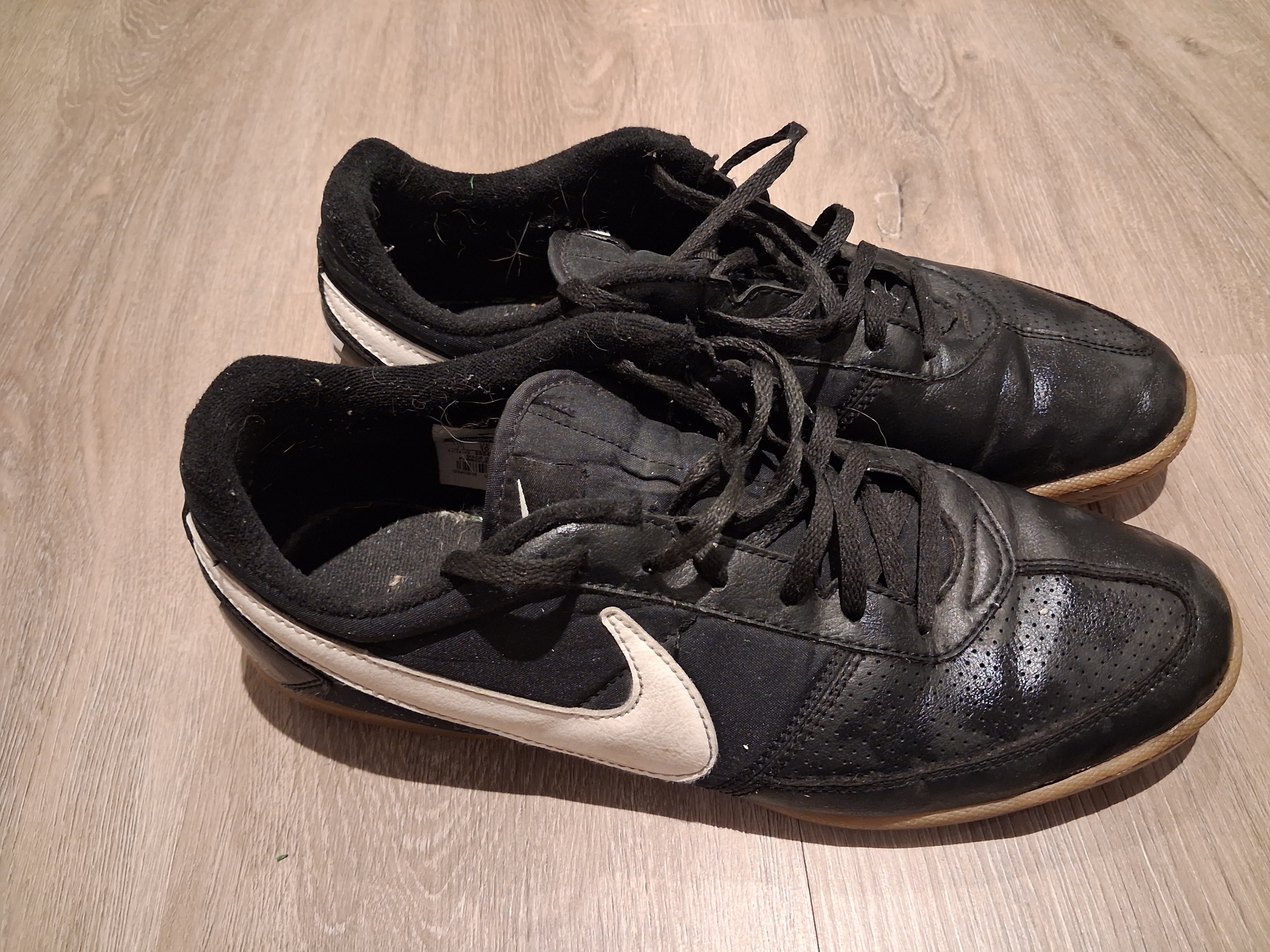 Nike Indoor Soccer Shoes - photo 5