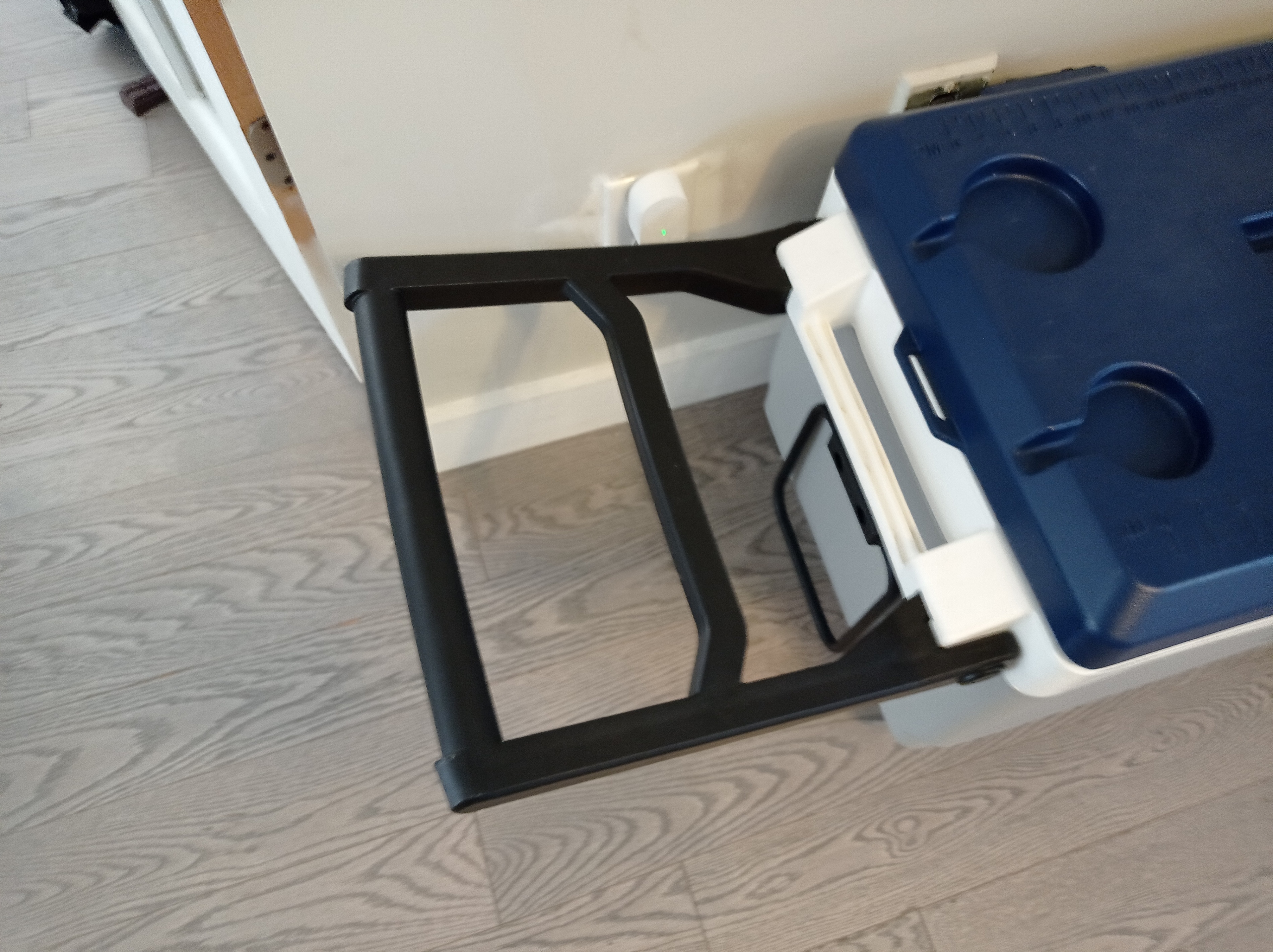 Like New Igloo MaxCold 90 QT Rolling Cooler - photo 5