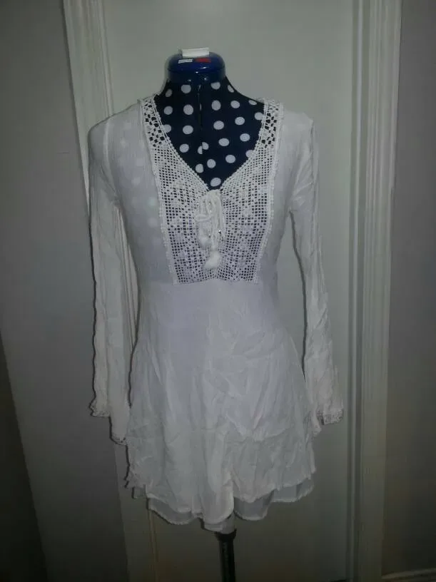 Cute Fitted Forever 21 White Dress With Zipper -- Like New --...