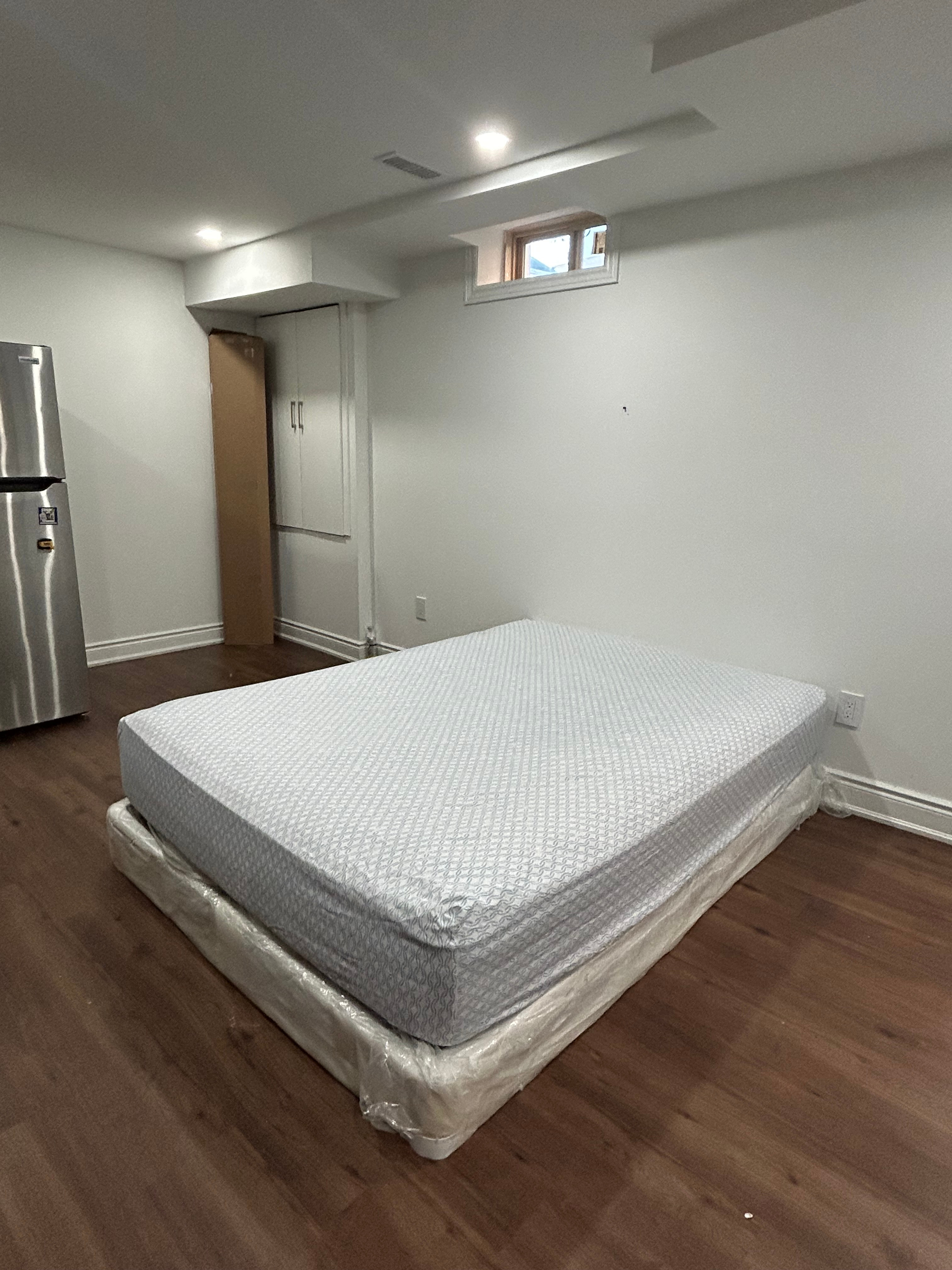 Queen Mattress + Bed Box (9") - photo 3