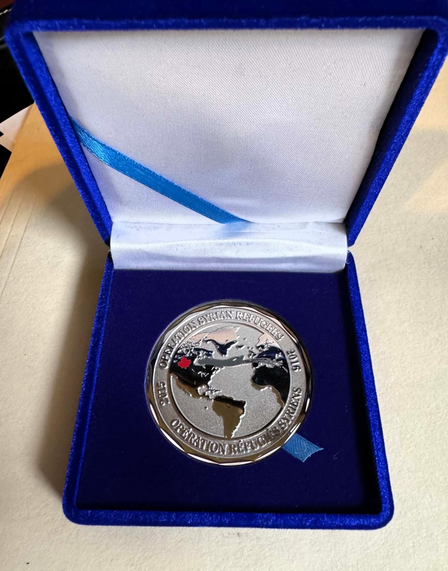 2015 Syrian Refugees Coin / Pièce rare - réfugiés syriens - photo 2