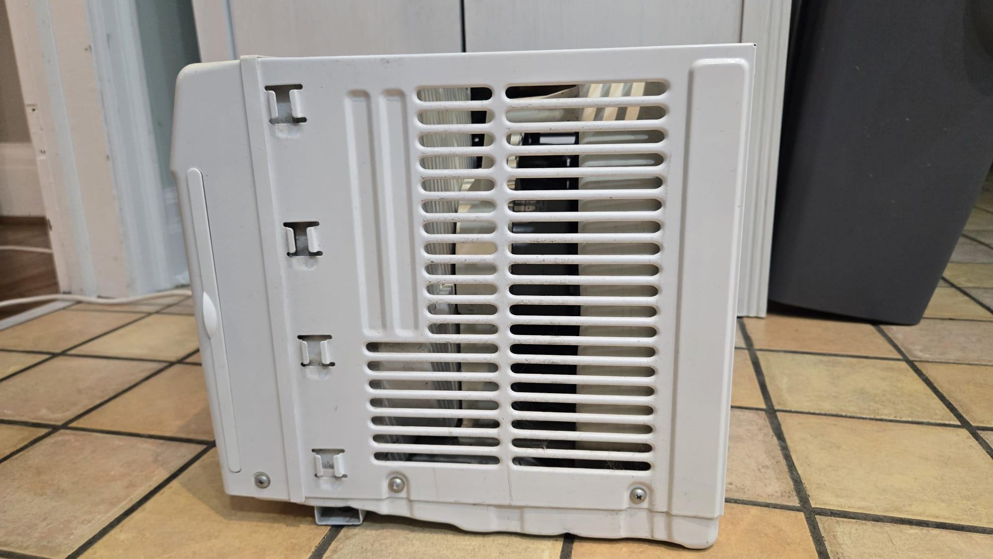 Danby - 5,000 BTU window air conditioner - photo 2