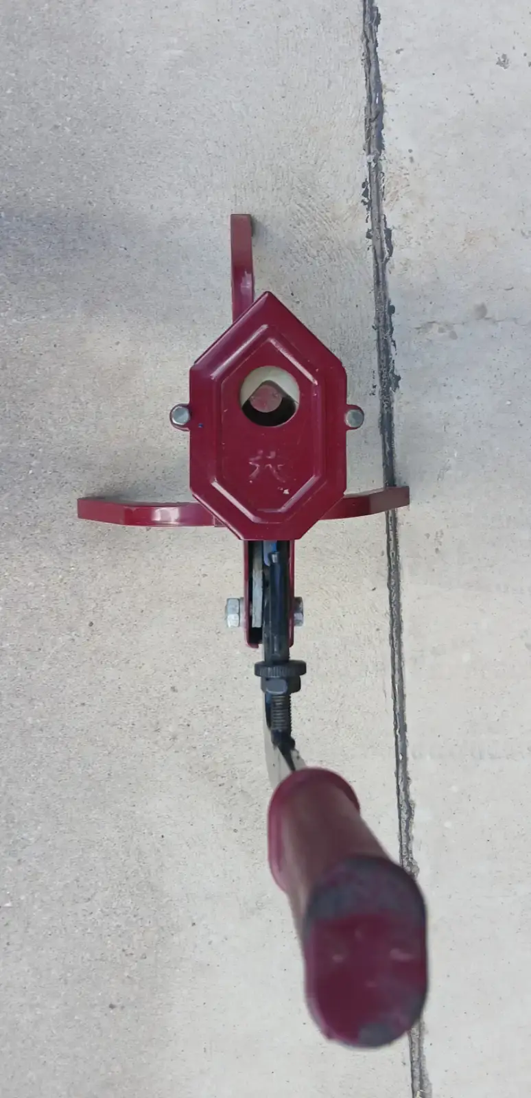 Adjustable corking machine - photo 2