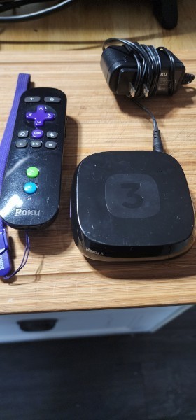 Roku 3 Streaming Media Player with Remote and Power Adapter - photo 2