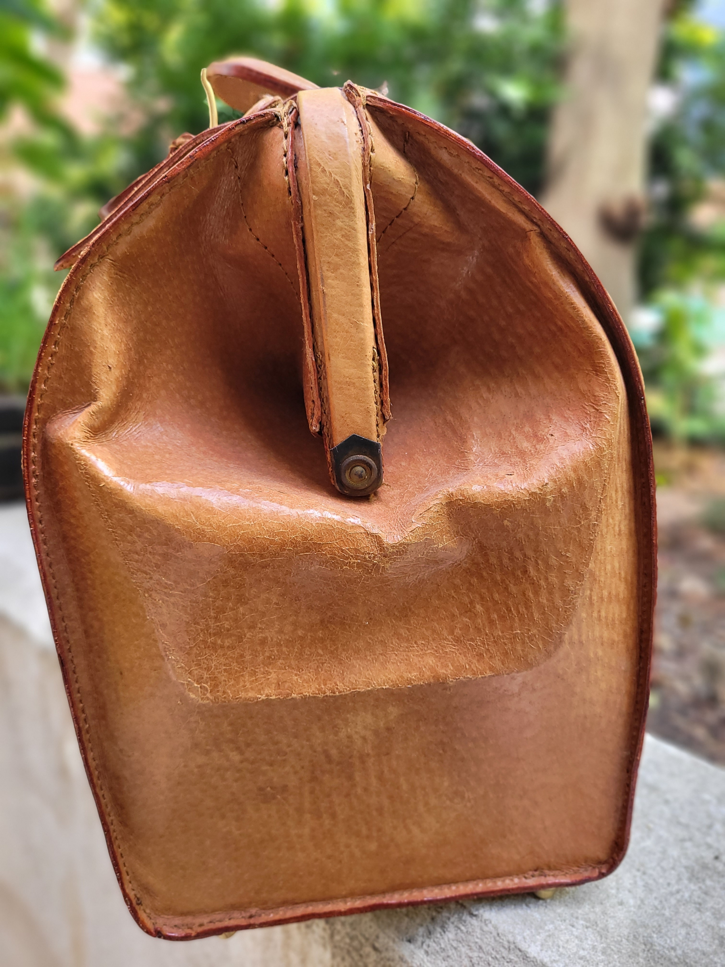 Doctor style leather bag - photo 2