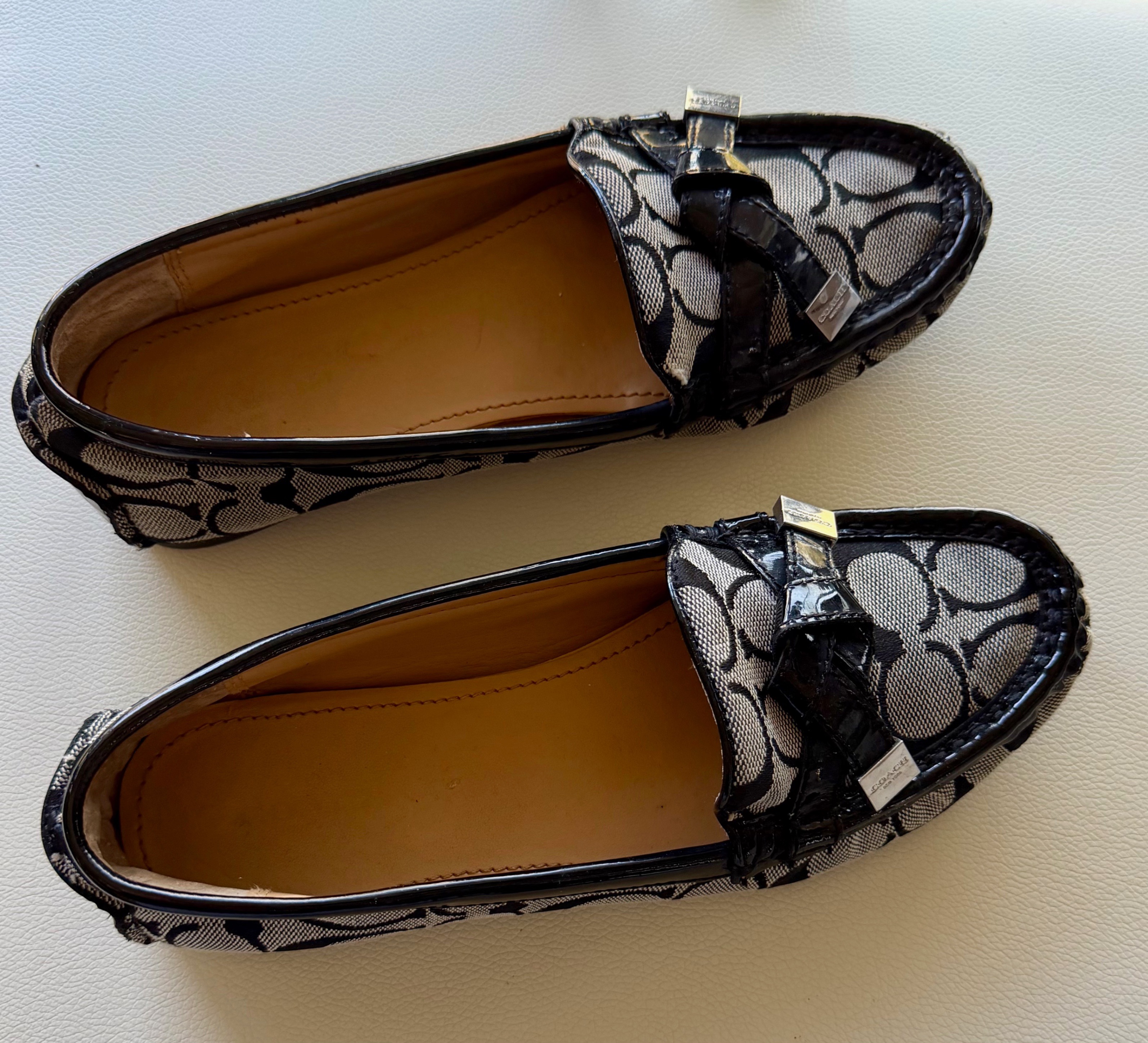 COACH Signature Loafer, size 36.5, Like New
