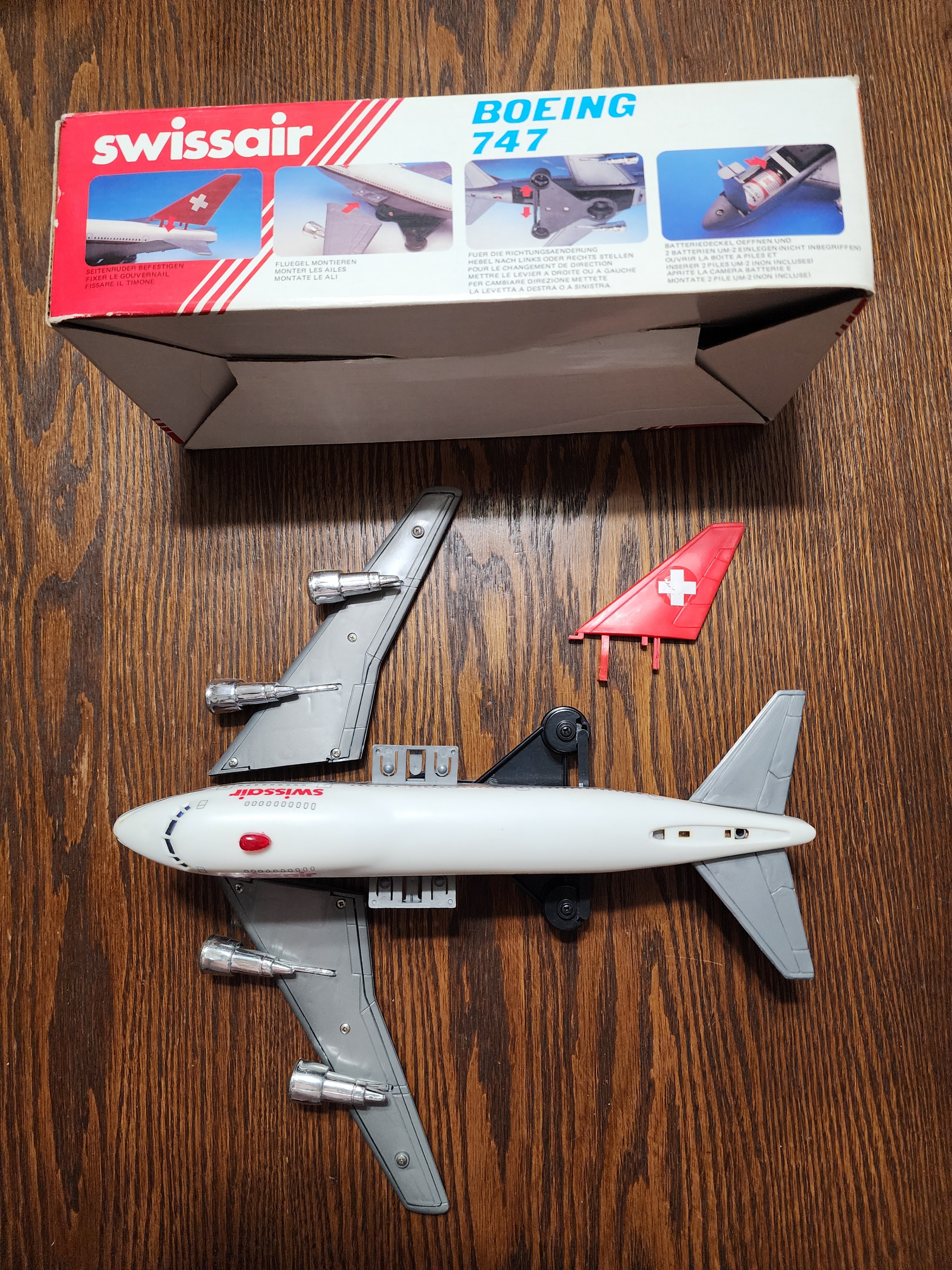 Swissair Boeing 747 Model Airplane Toy - photo 3