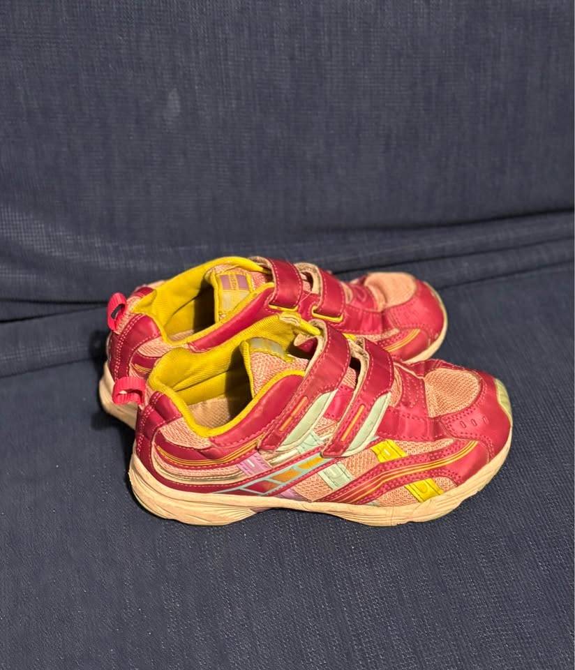 Girl's running shoes (Tsukihoshi Brand) - Size 12