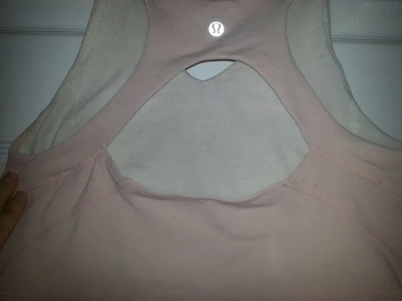 Lululemon Yoga / Sports Tank Top With Cool Back Zippered Pock... - photo 3