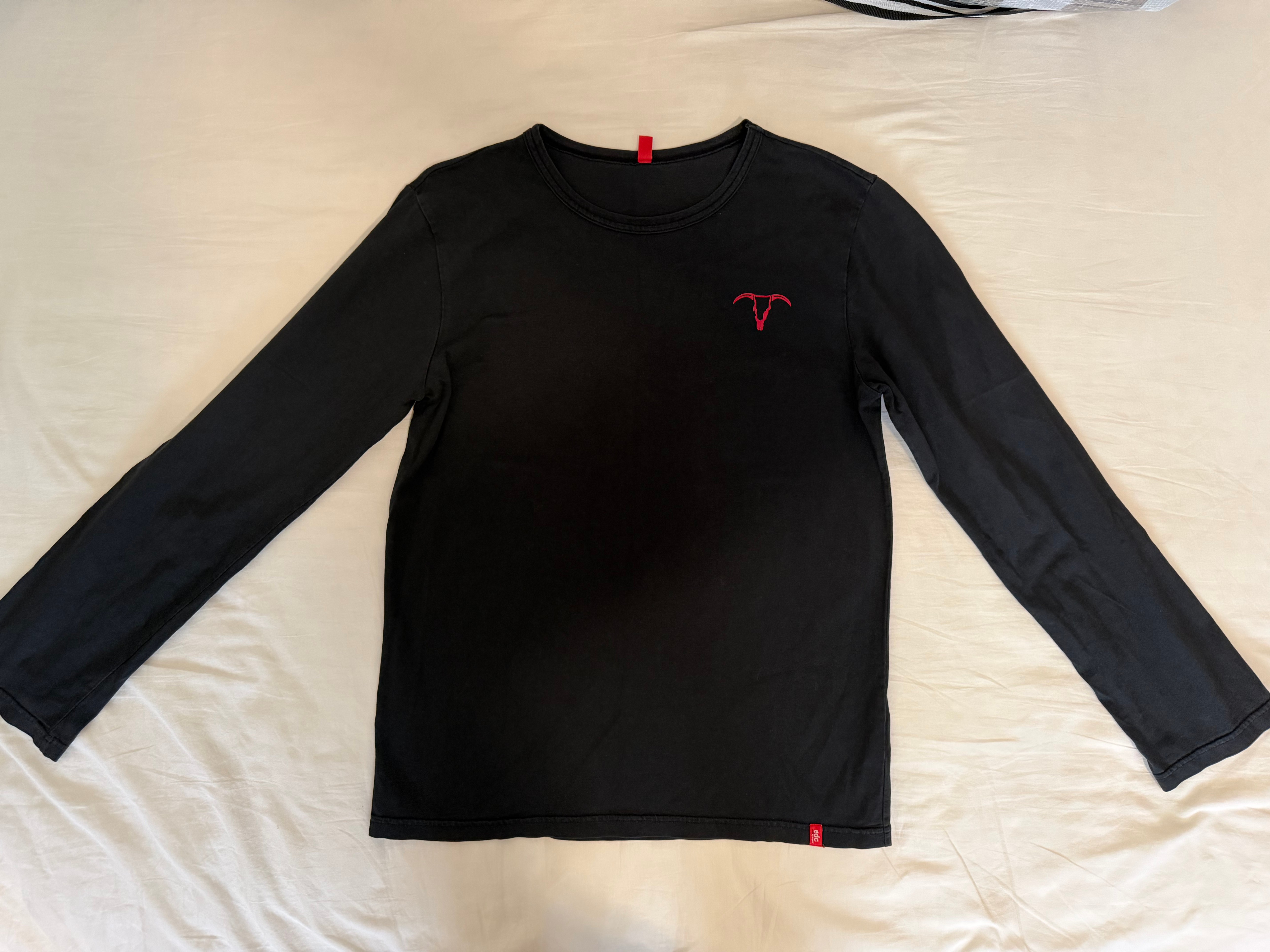 EDC by Esprit Black Long Sleeve Shirt – Red Bull Skull Logo
