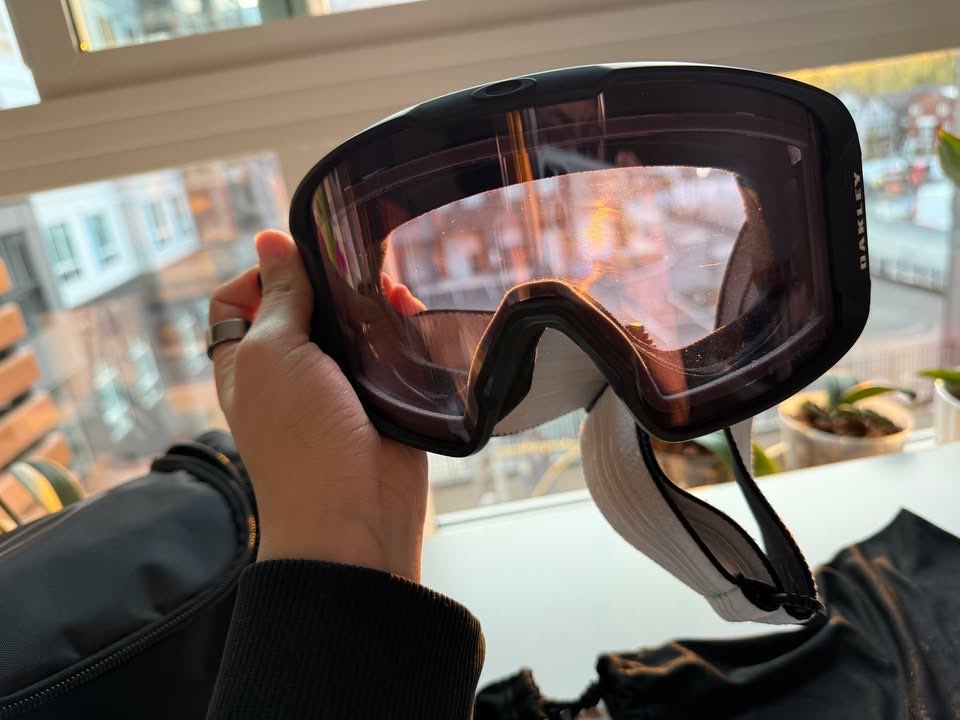 oakley snowboard goggles interchangeable lenses