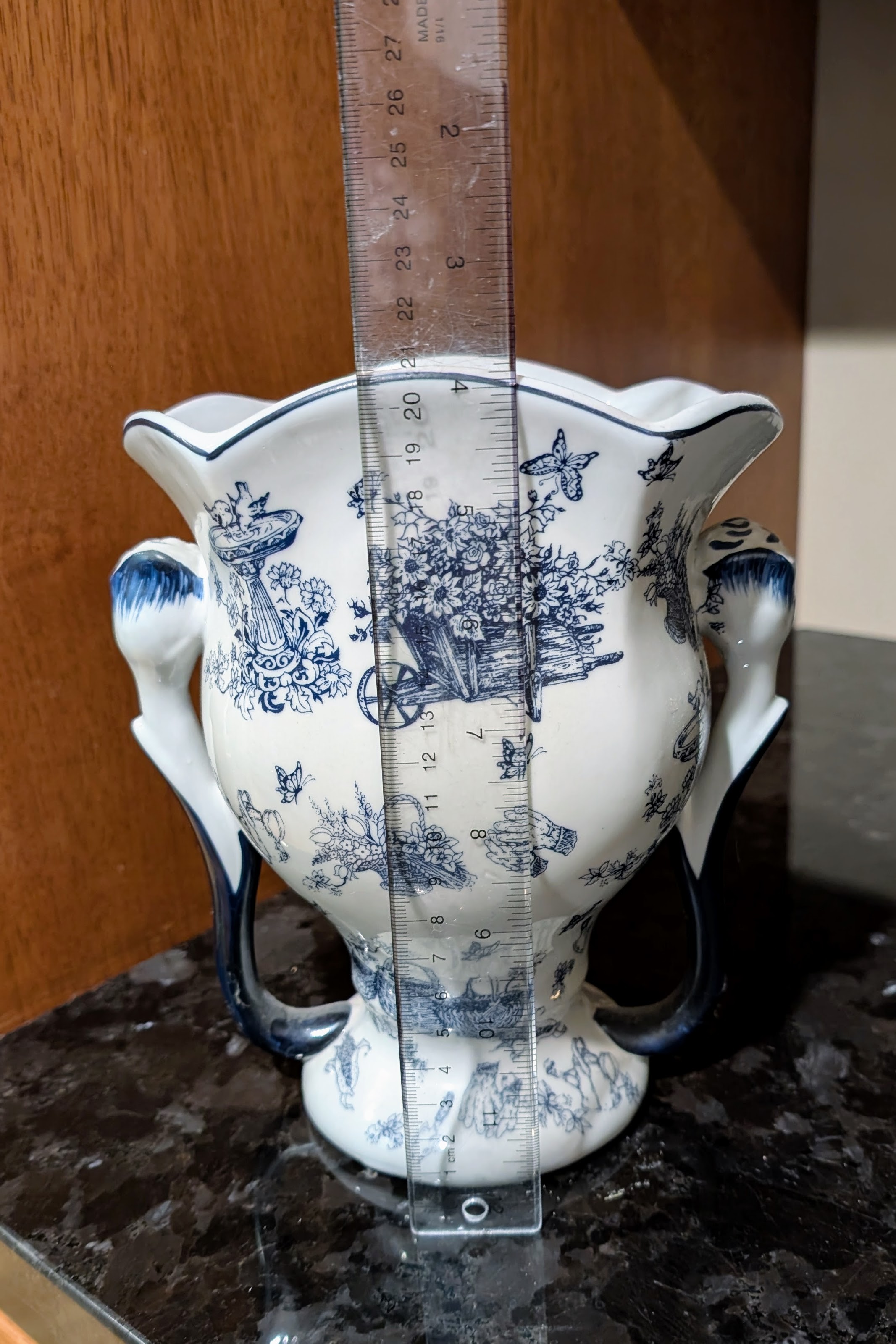 Decorative Blue and White Vase - photo 2