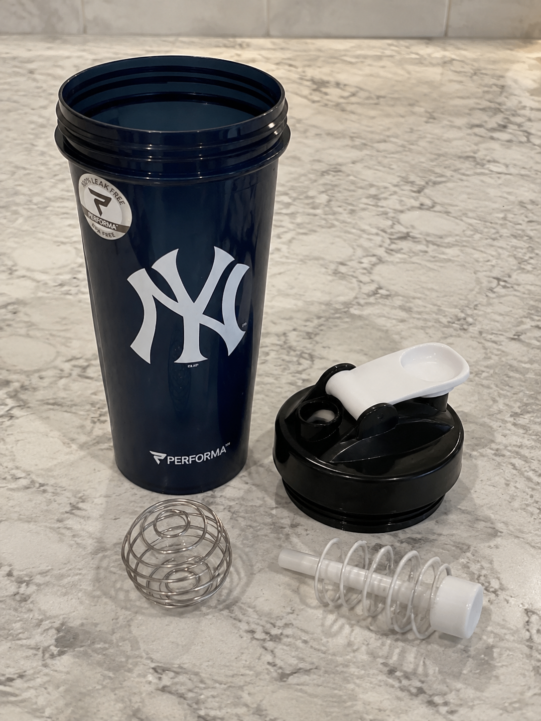 Performa New York Yankees Shaker Bottle