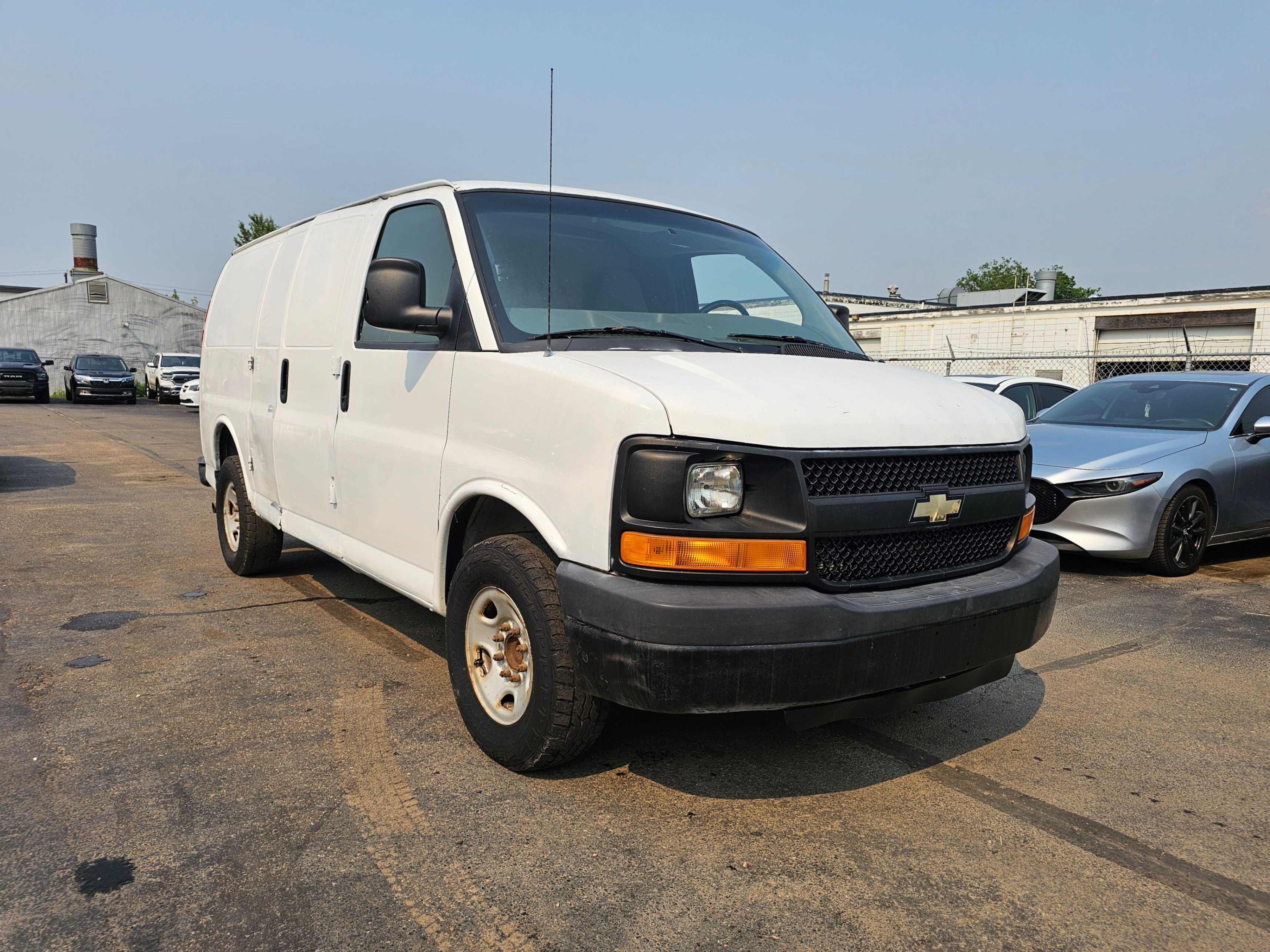 2010 CHEVROLET EXPRESS - photo 3