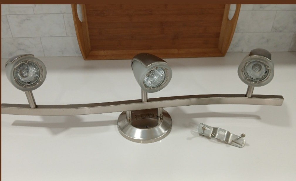 3-Light Track Lighting Fixture With Bulbs ,24 in. - photo 2