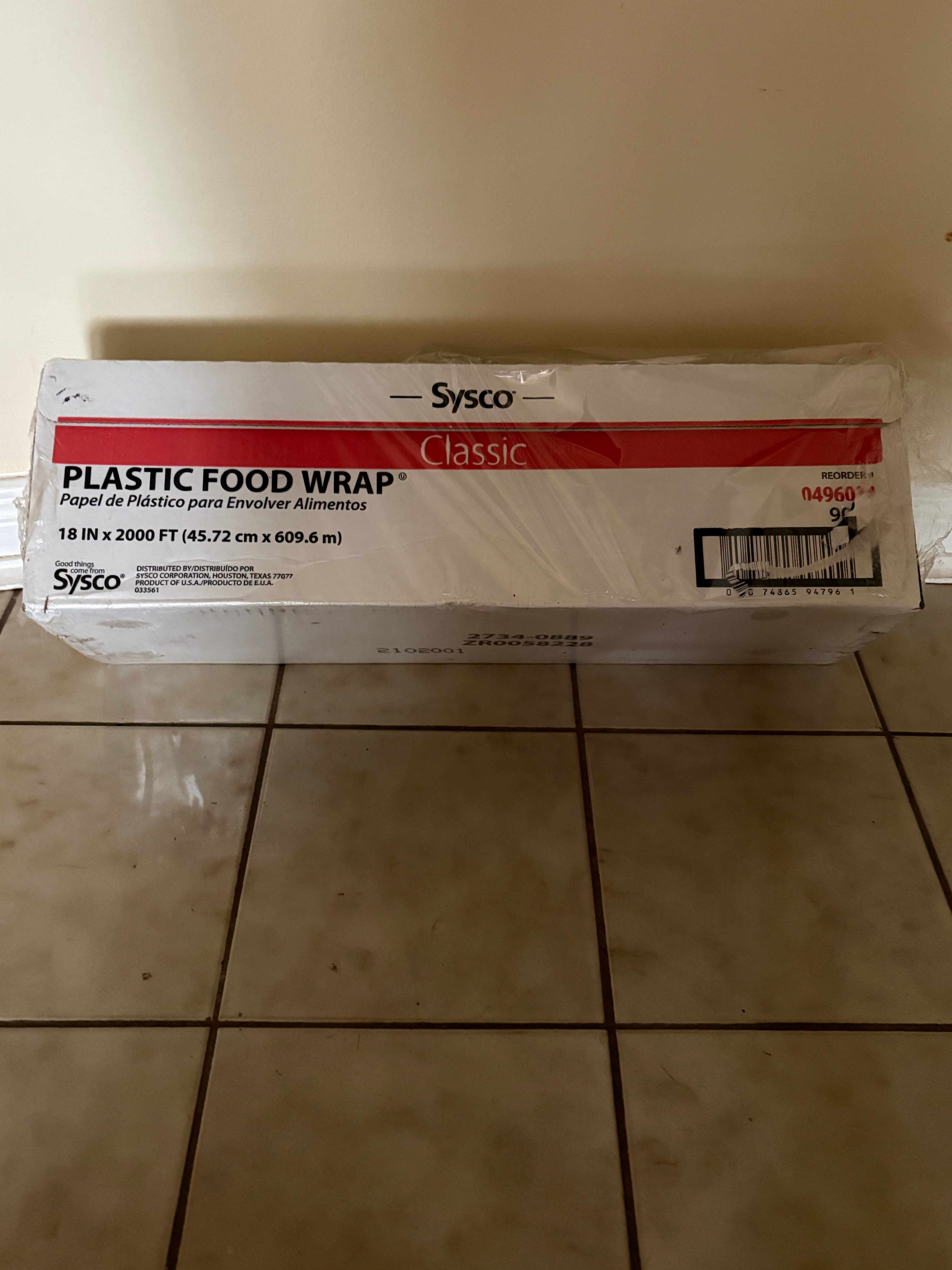 Sysco Classic Plastic Food Wrap - 18 IN x 2000 FT