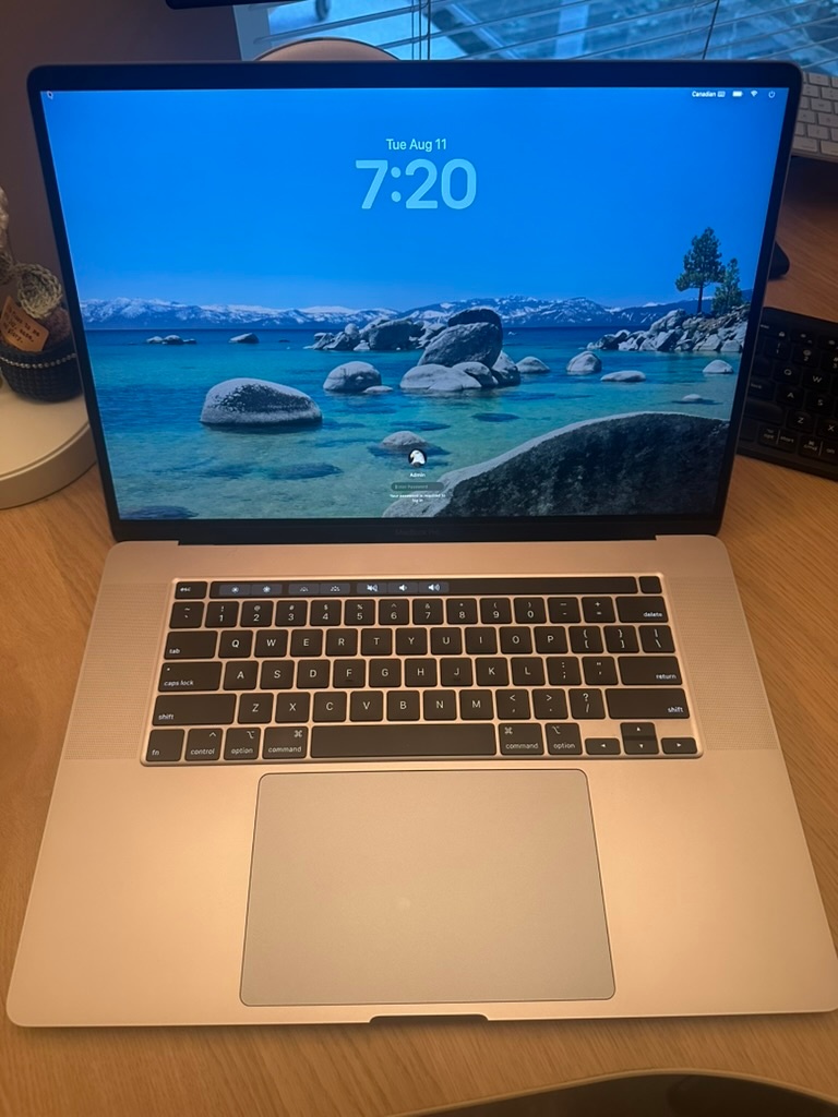 MacBook Pro 16" 2019 — i9 8-Core / 1TB / 16GB / AMD Radeon - photo 3