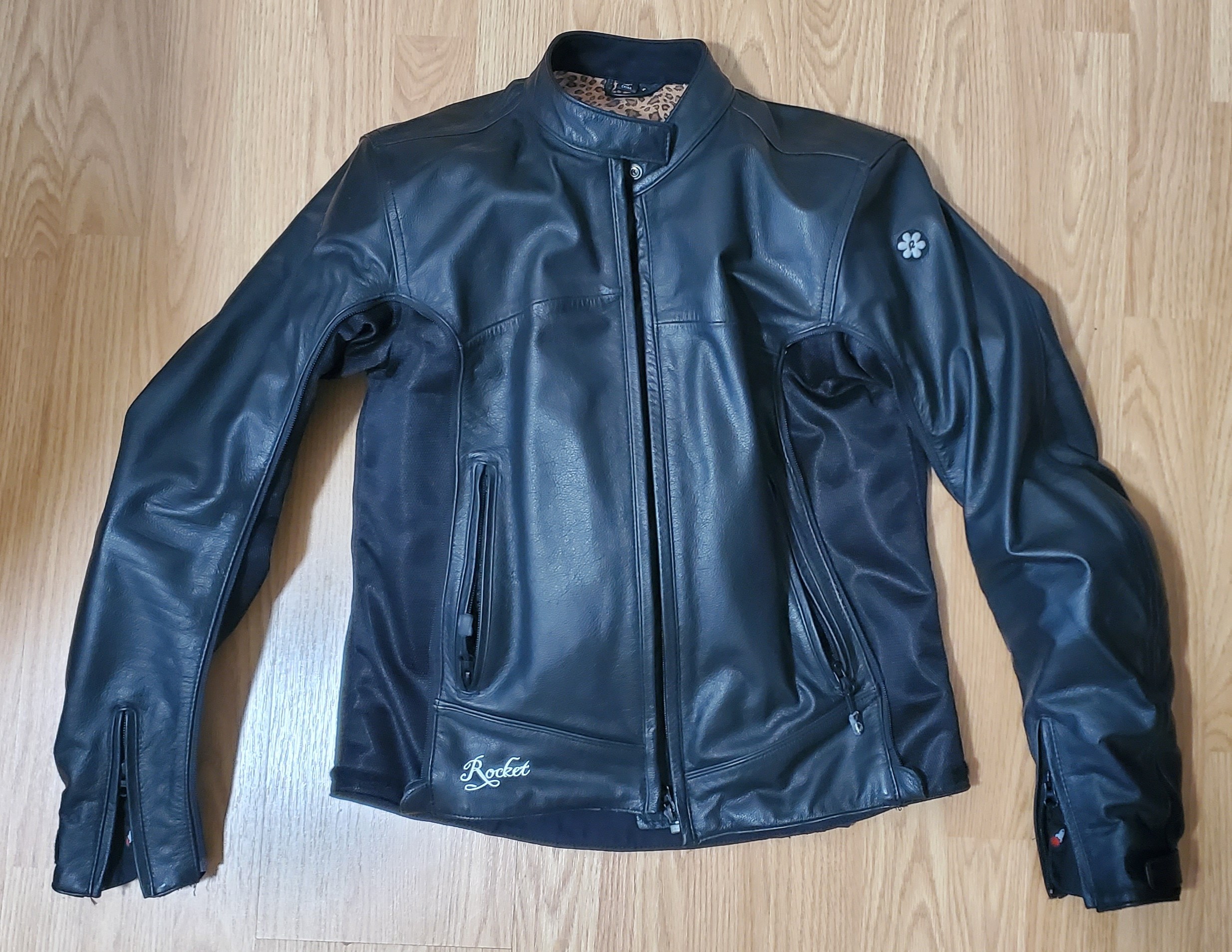 JOE ROCKET LADIES LEATHER MOTORCYCLE JACKET - SIZE SMALL