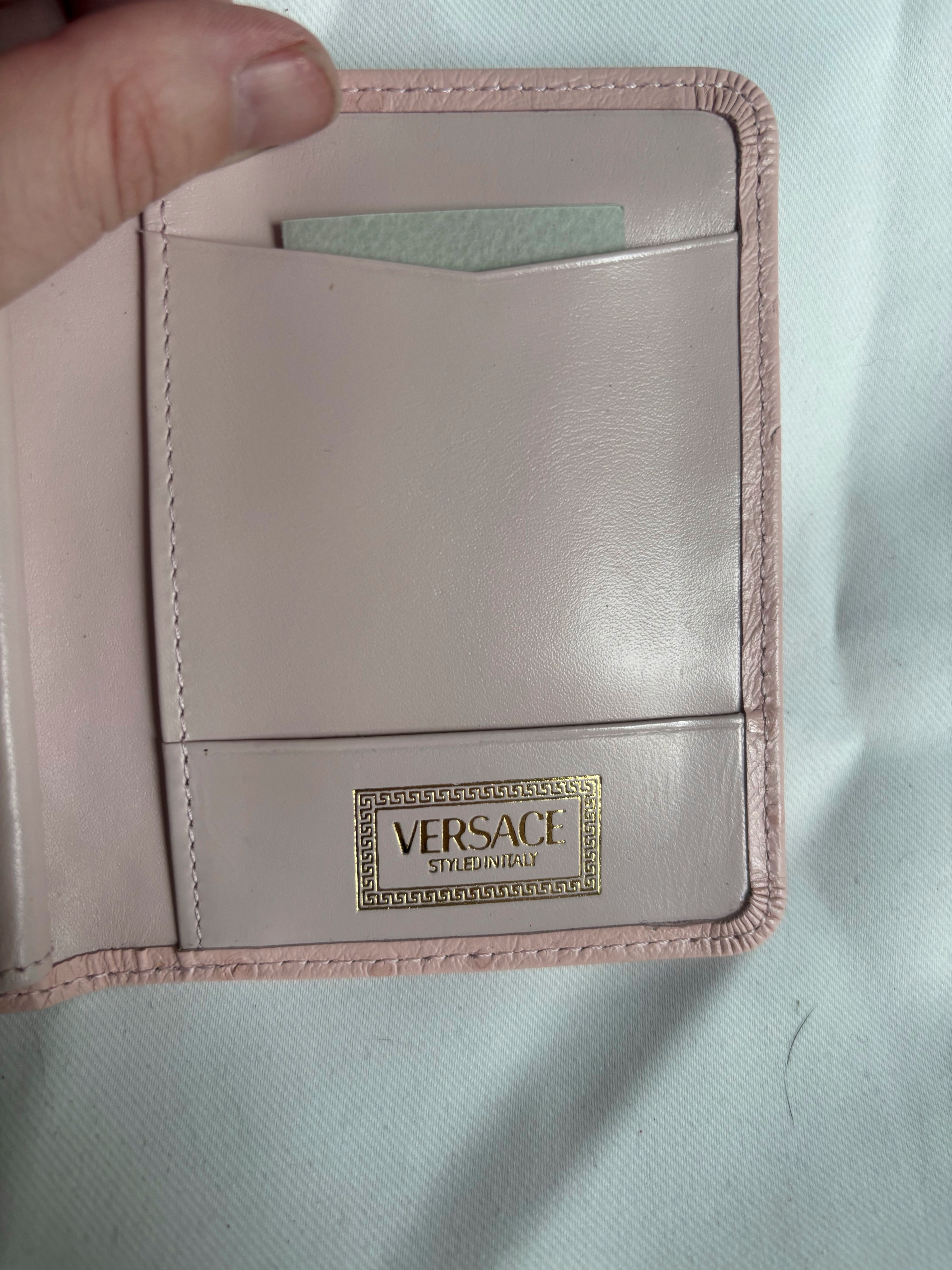 Versace Pink Ostrich Leather Sunburst Motif Bifold Hard Case - photo 3