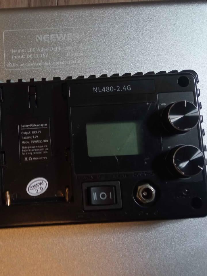 Neewer Advanced 2.4G NL480 LED Light - photo 3