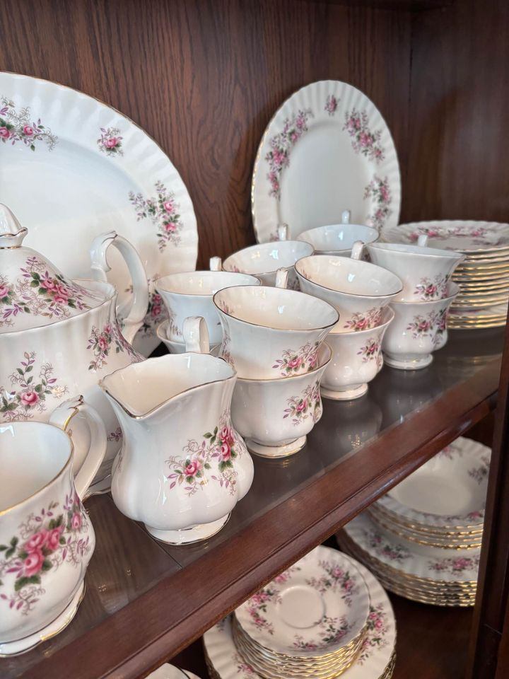 Vintage Royal Albert Lavender Rose Dishes – various prices - photo 3
