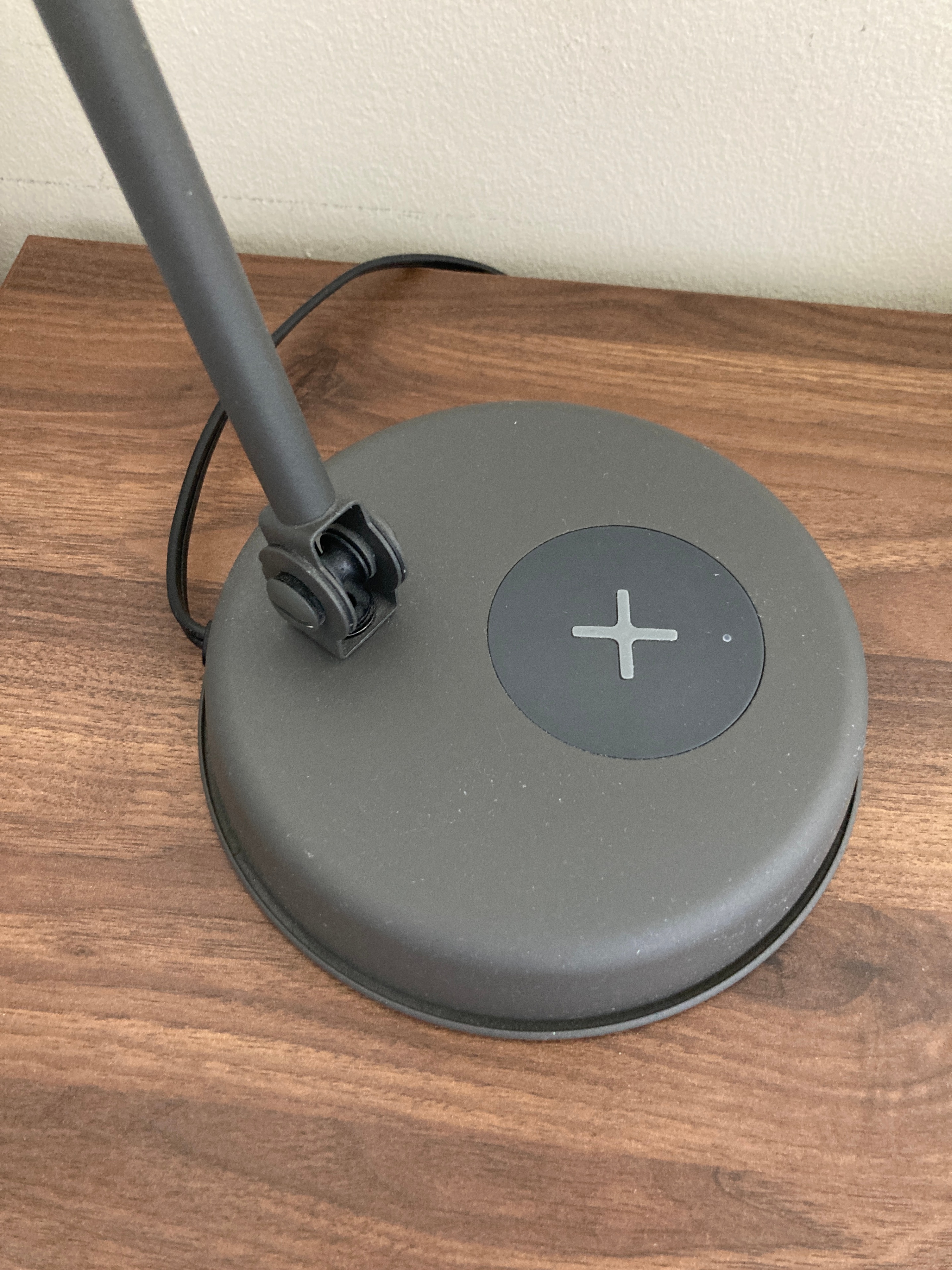 IKEA HEKTAR desk lamp with wireless charging and a bulb - photo 5