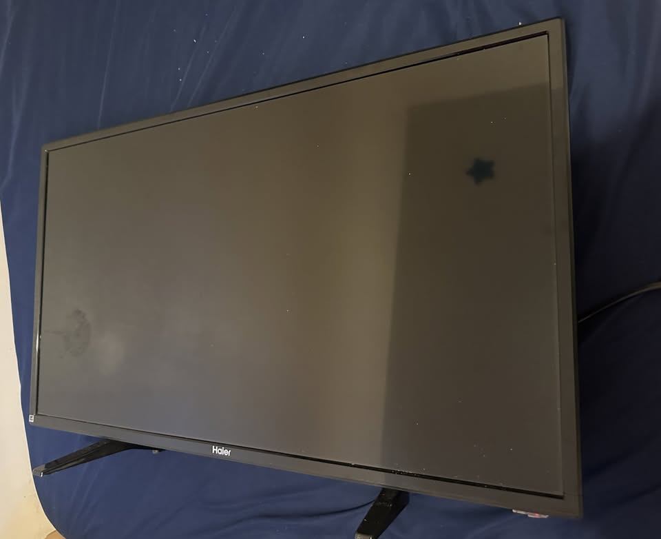 Haier 32" LED TV – Model 32E2000 – Excellent Condition - photo 2