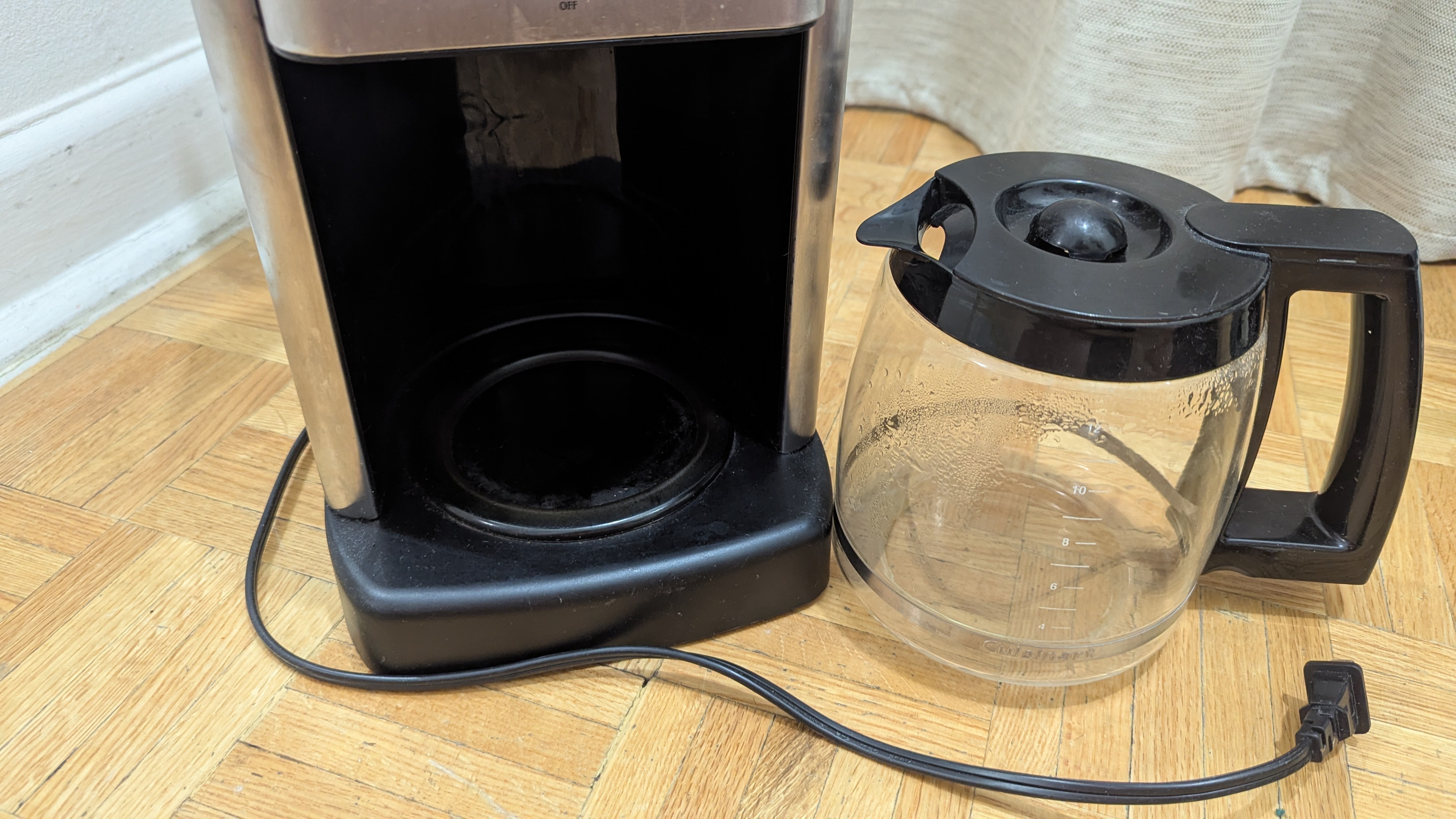 Coffee Maker DCC-1200 for 12 cups + new nylon/reusable filter - photo 4