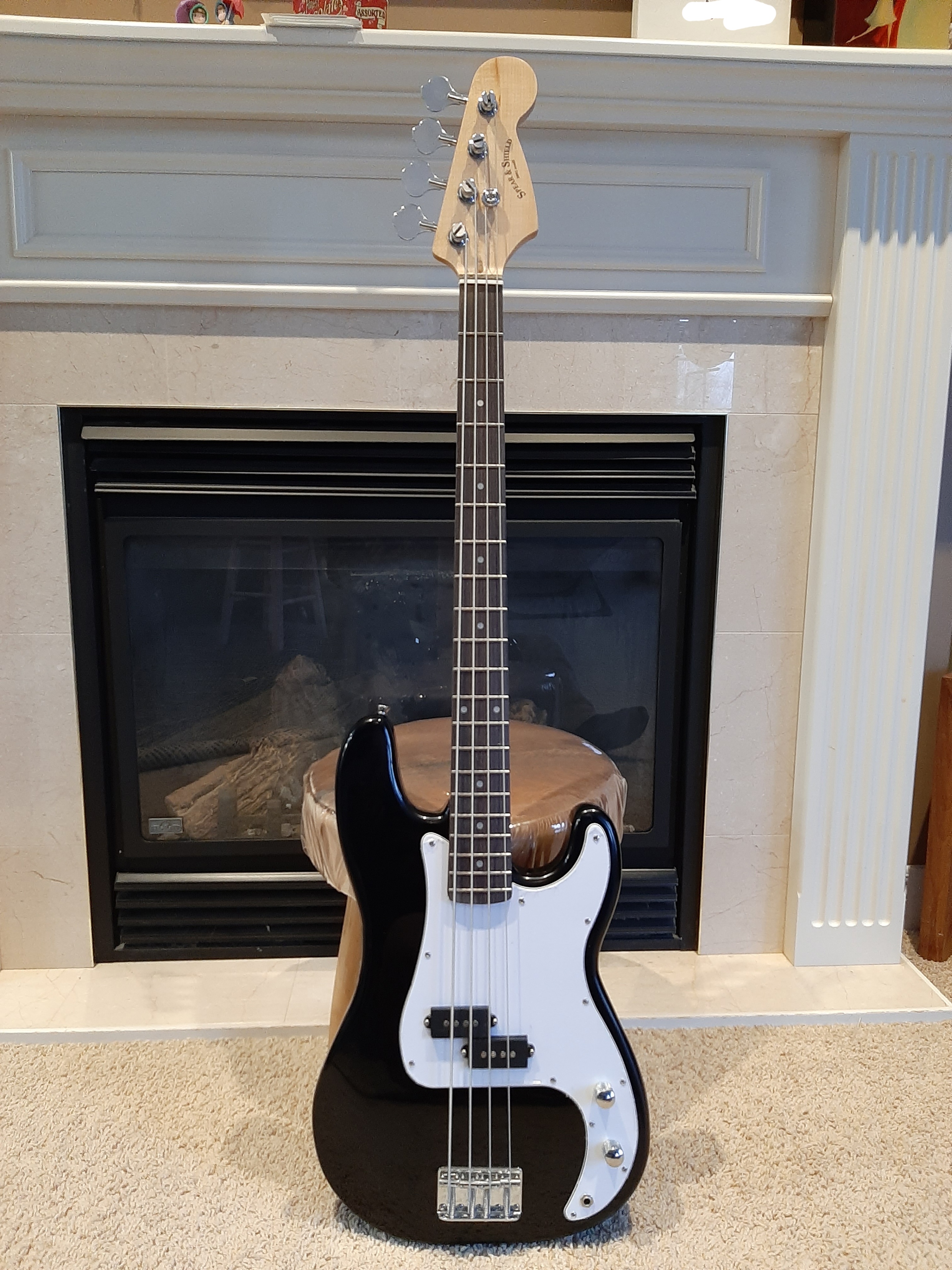Brand New Spear & Shield 4-String Bass Guitar – Full Size, Black