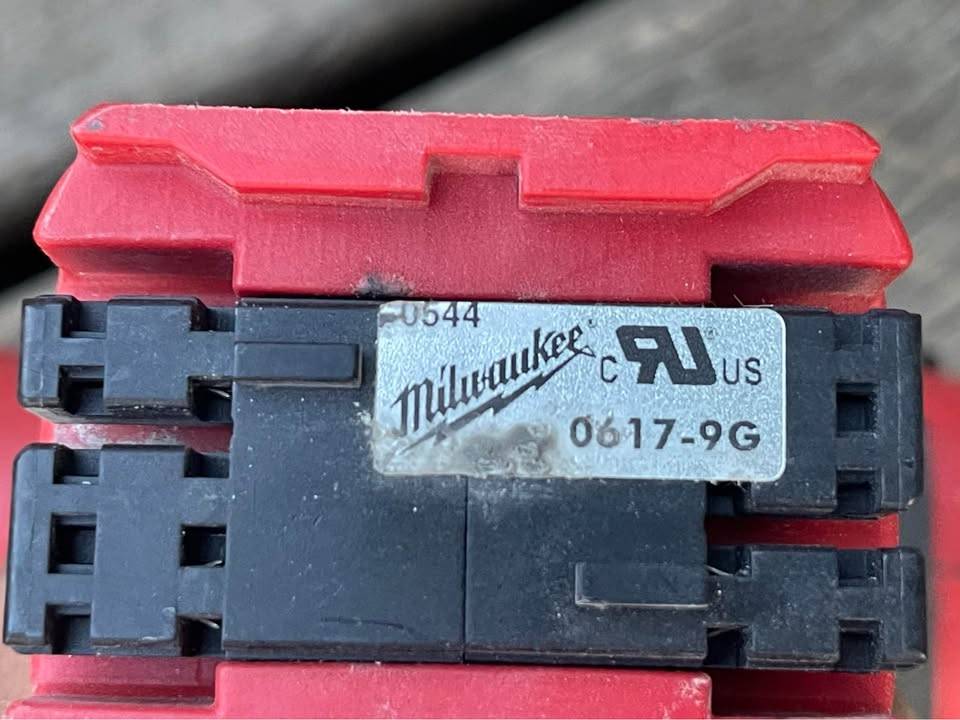 Milwaukee 14.4V Cordless Hammer Drill 0617-20 - photo 4