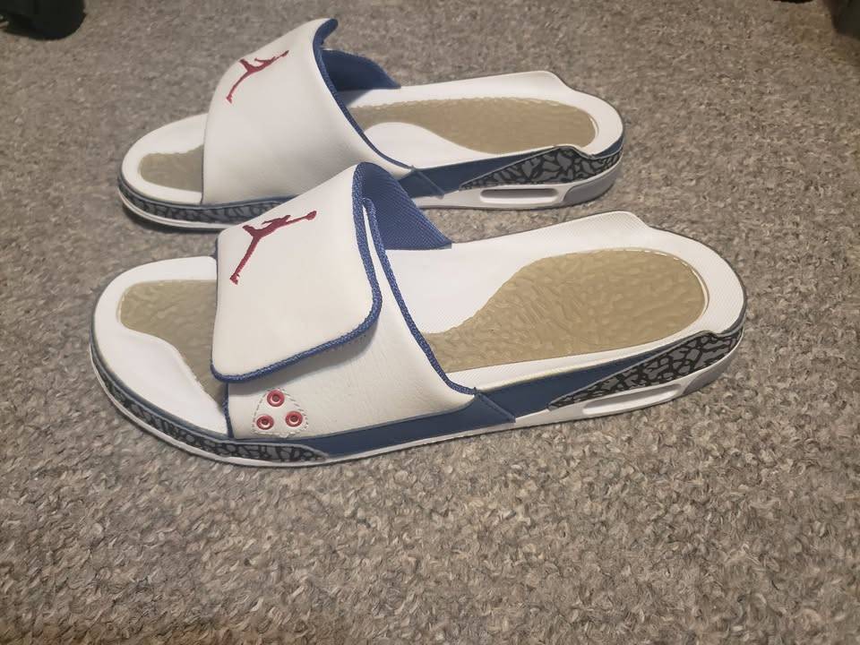 Jordan Cement Slides, Men's Size 9. As New. - photo 2