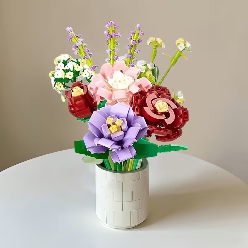628pcs Floral Lego Style Bouquet - 11 Flowers