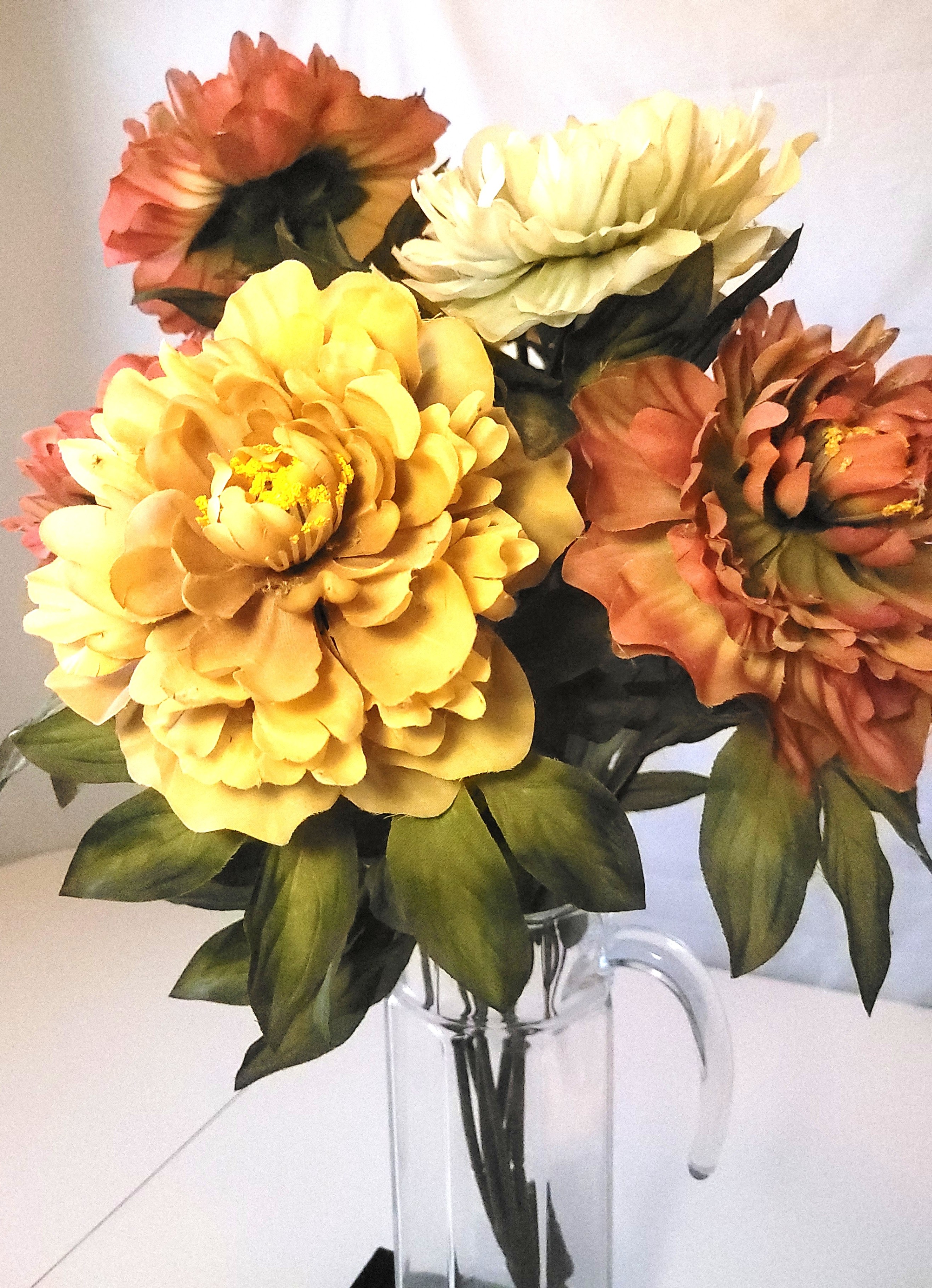 1980s Clear Crystal Octagon Glass Pitcher Faux Peonies Floral - photo 4