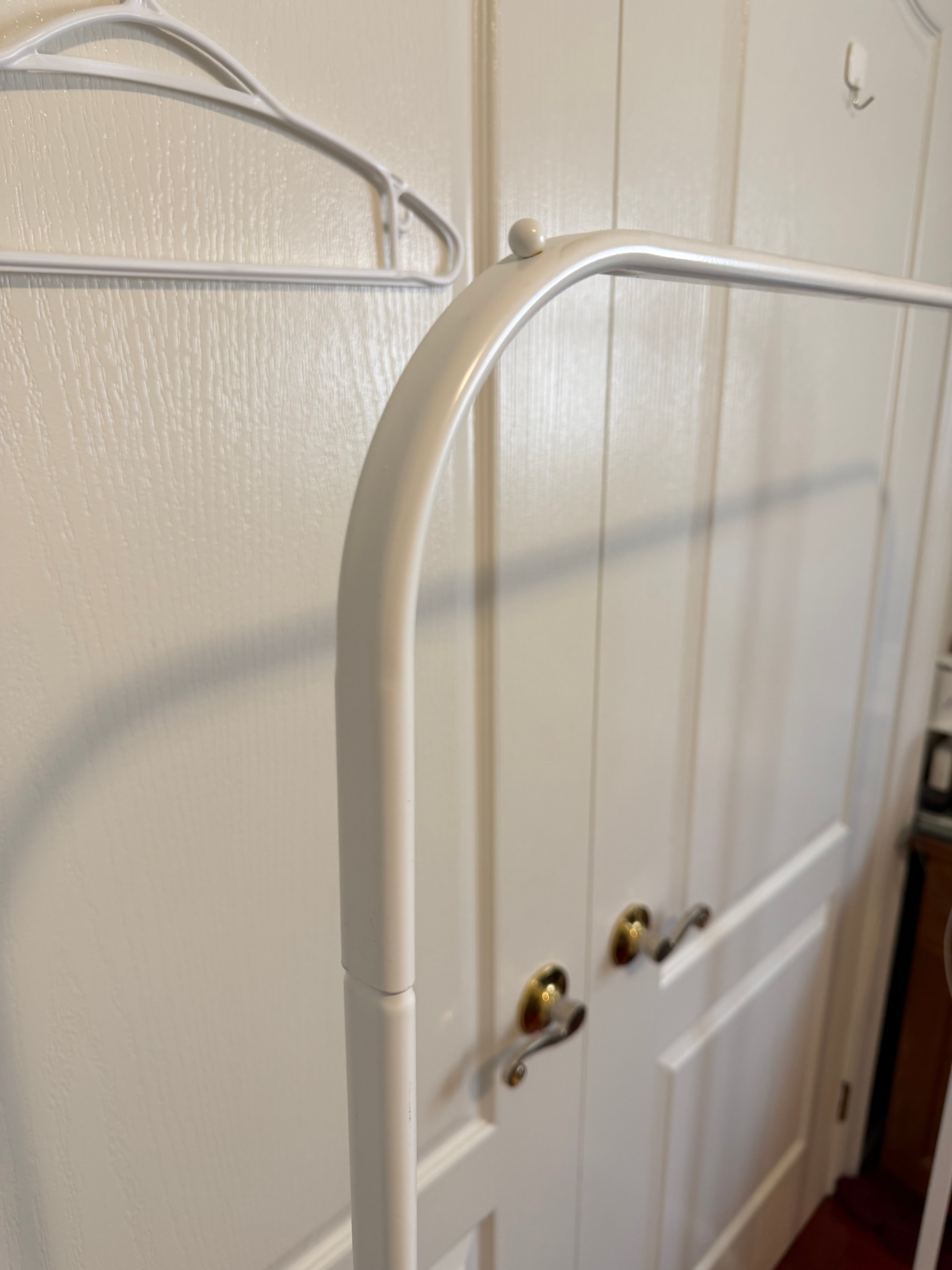IKEA Clothes Rack – White - photo 4